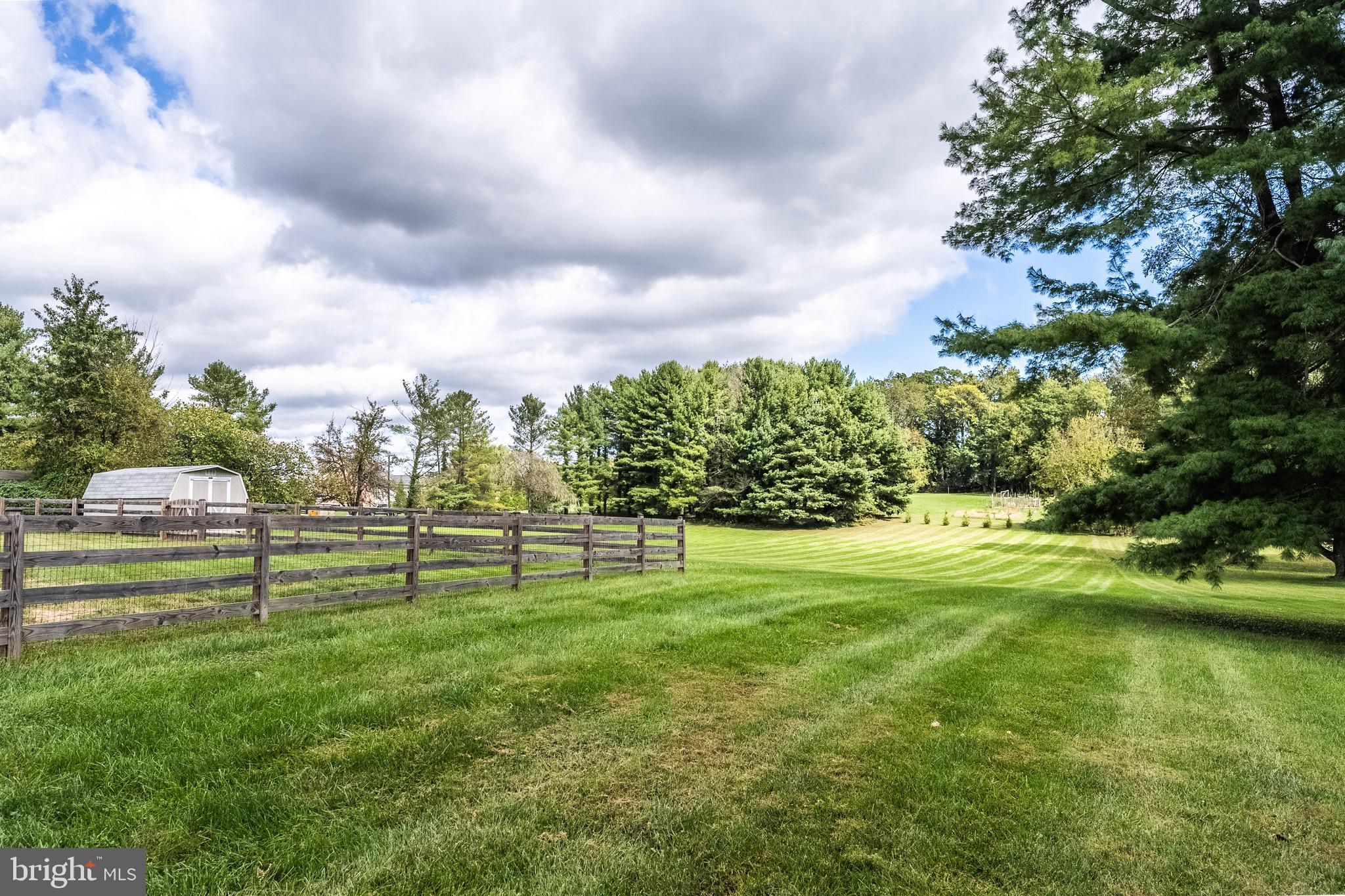 HAMILTON ACRES - Residential