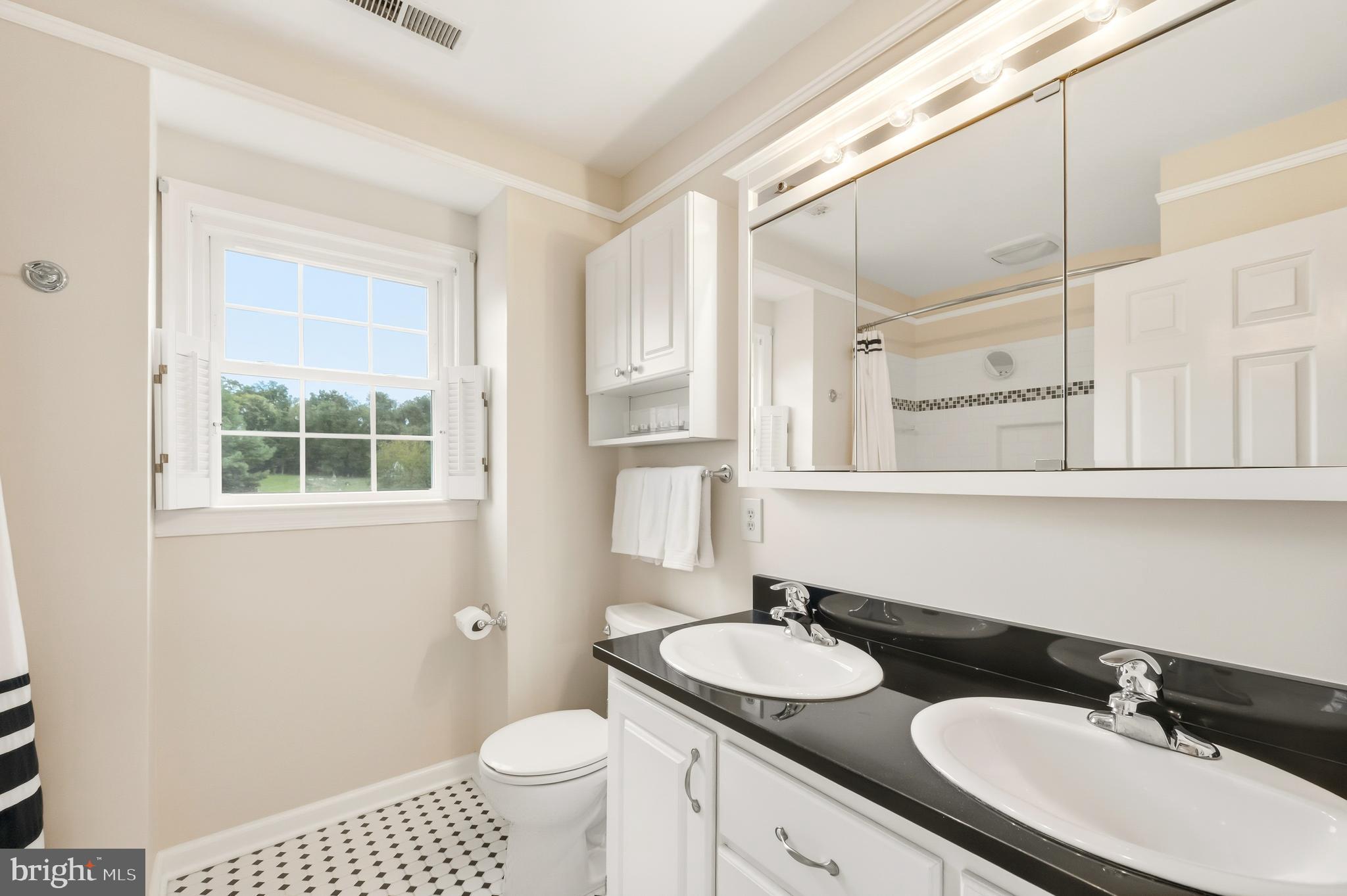 HAMILTON ACRES - Residential