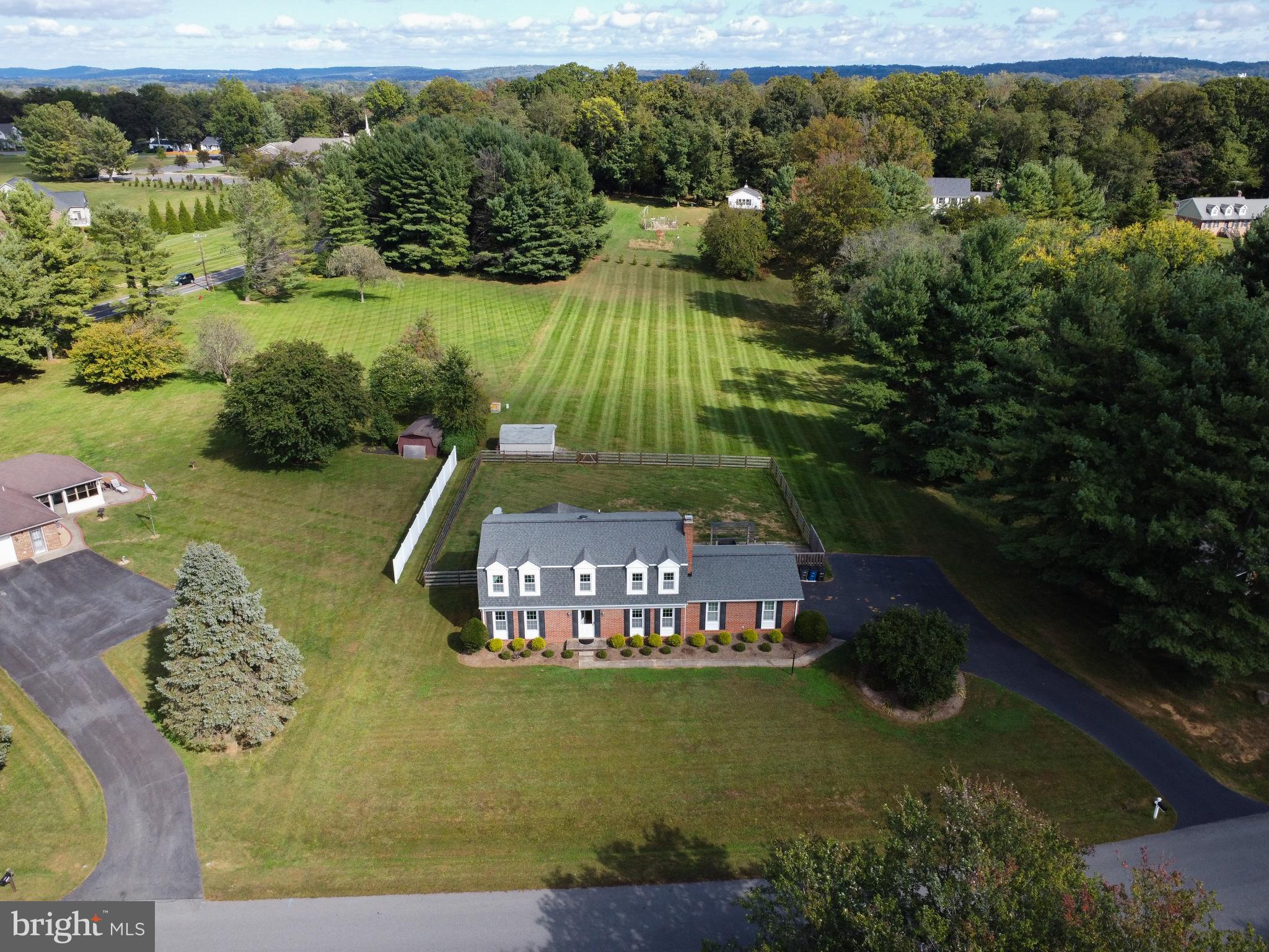 HAMILTON ACRES - Residential