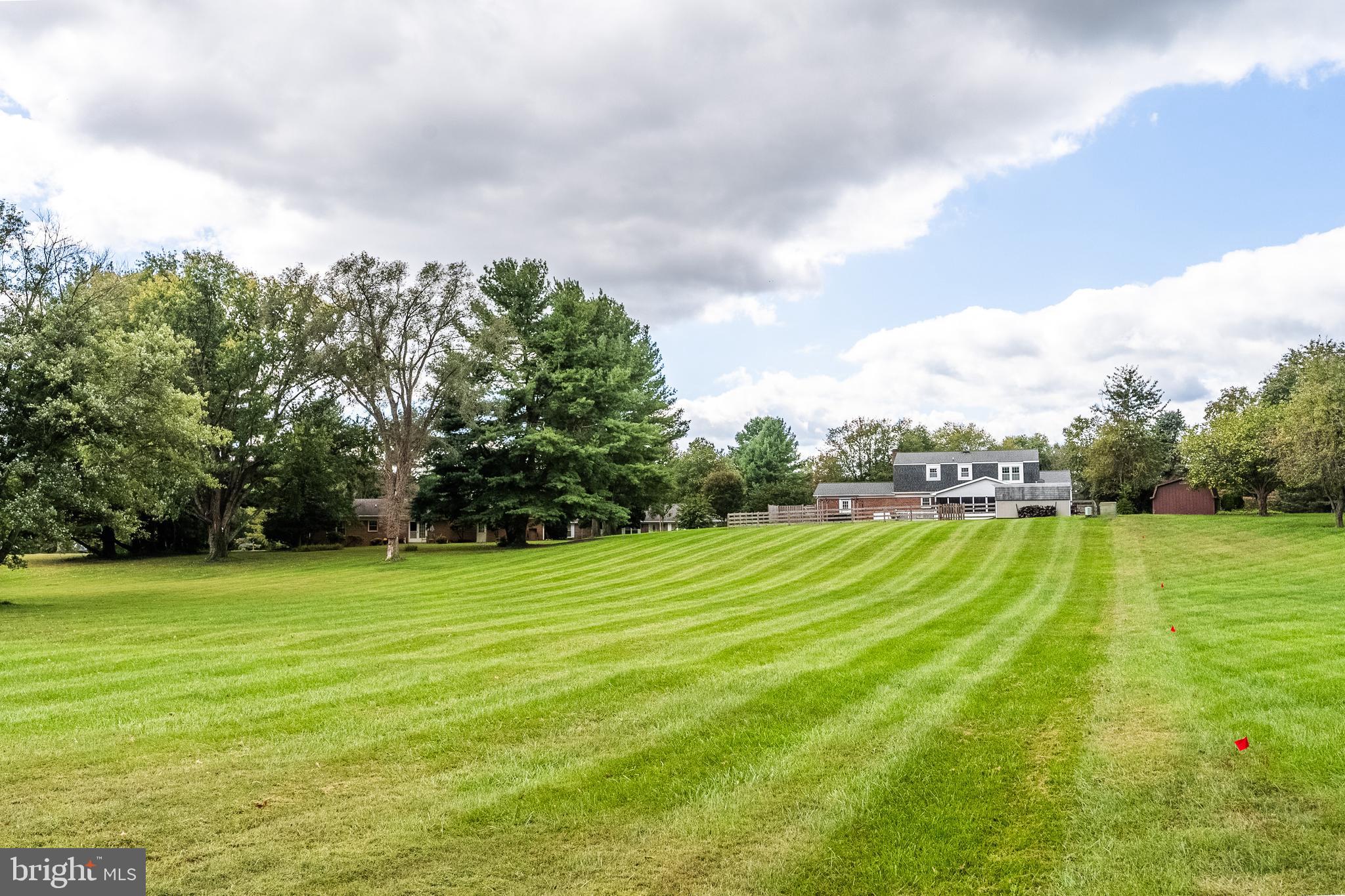 HAMILTON ACRES - Residential