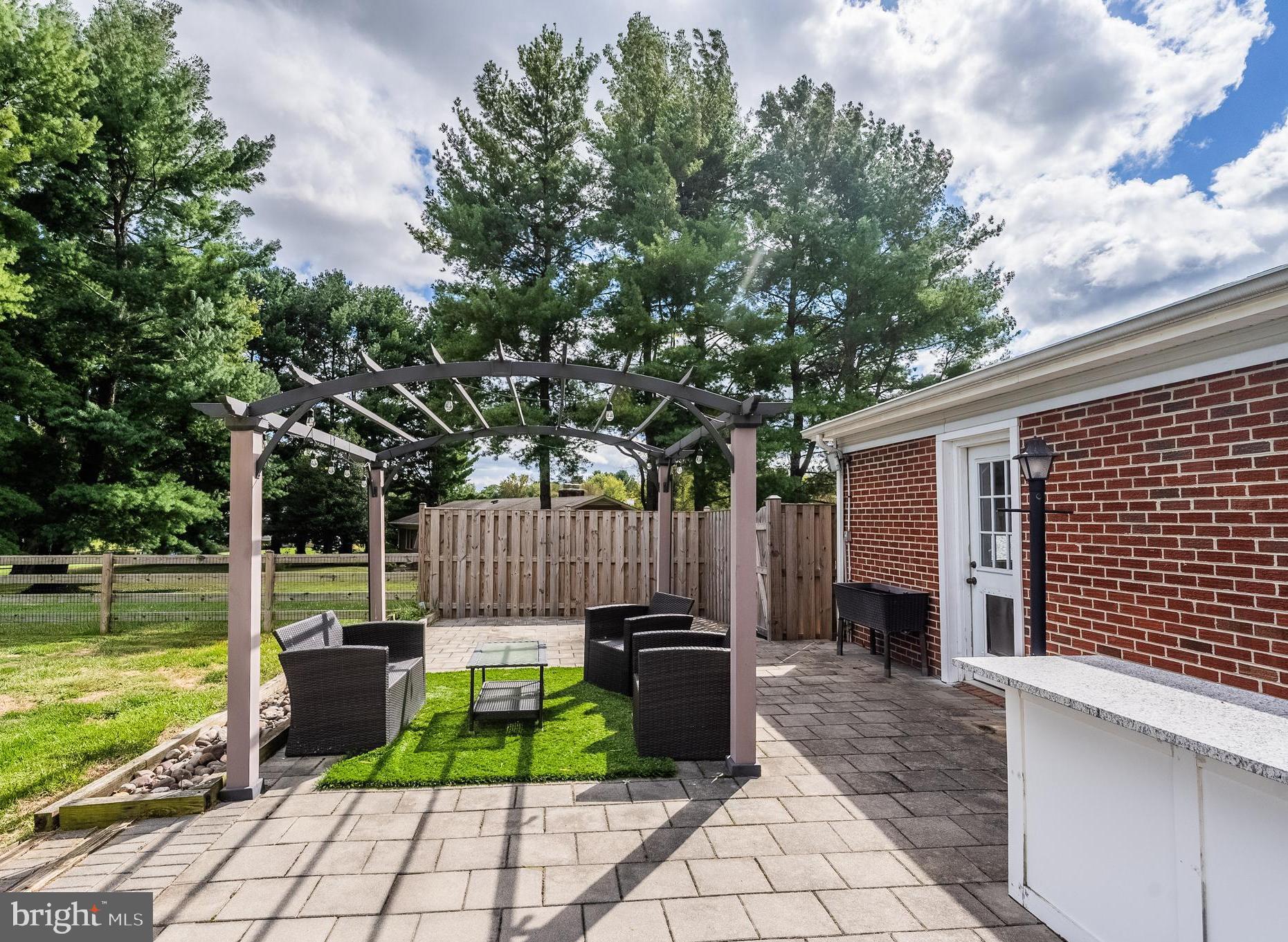 HAMILTON ACRES - Residential