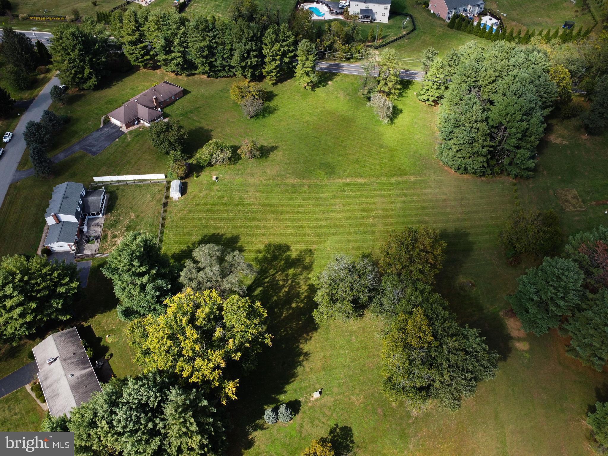 HAMILTON ACRES - Residential