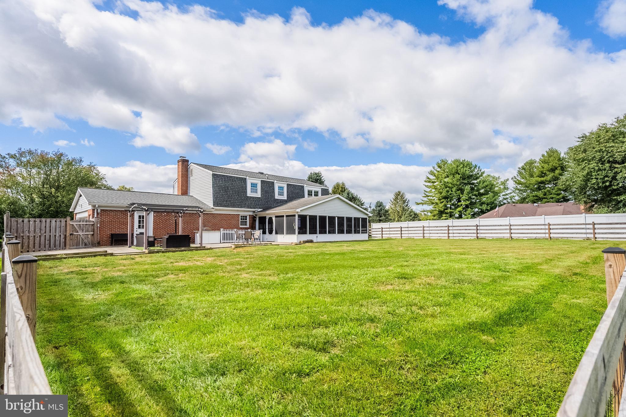 HAMILTON ACRES - Residential