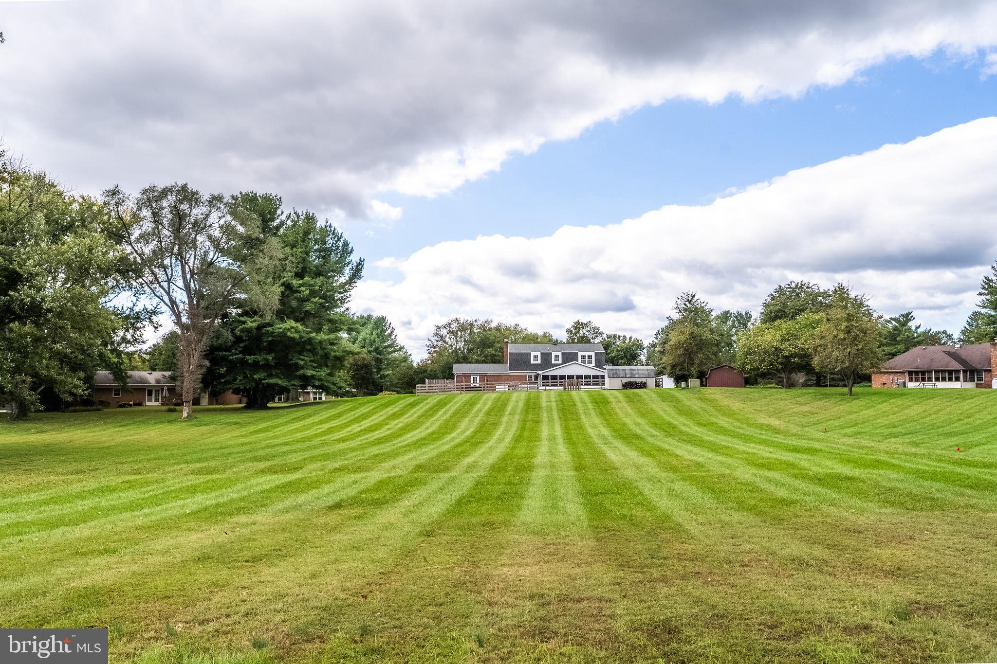 HAMILTON ACRES - Residential