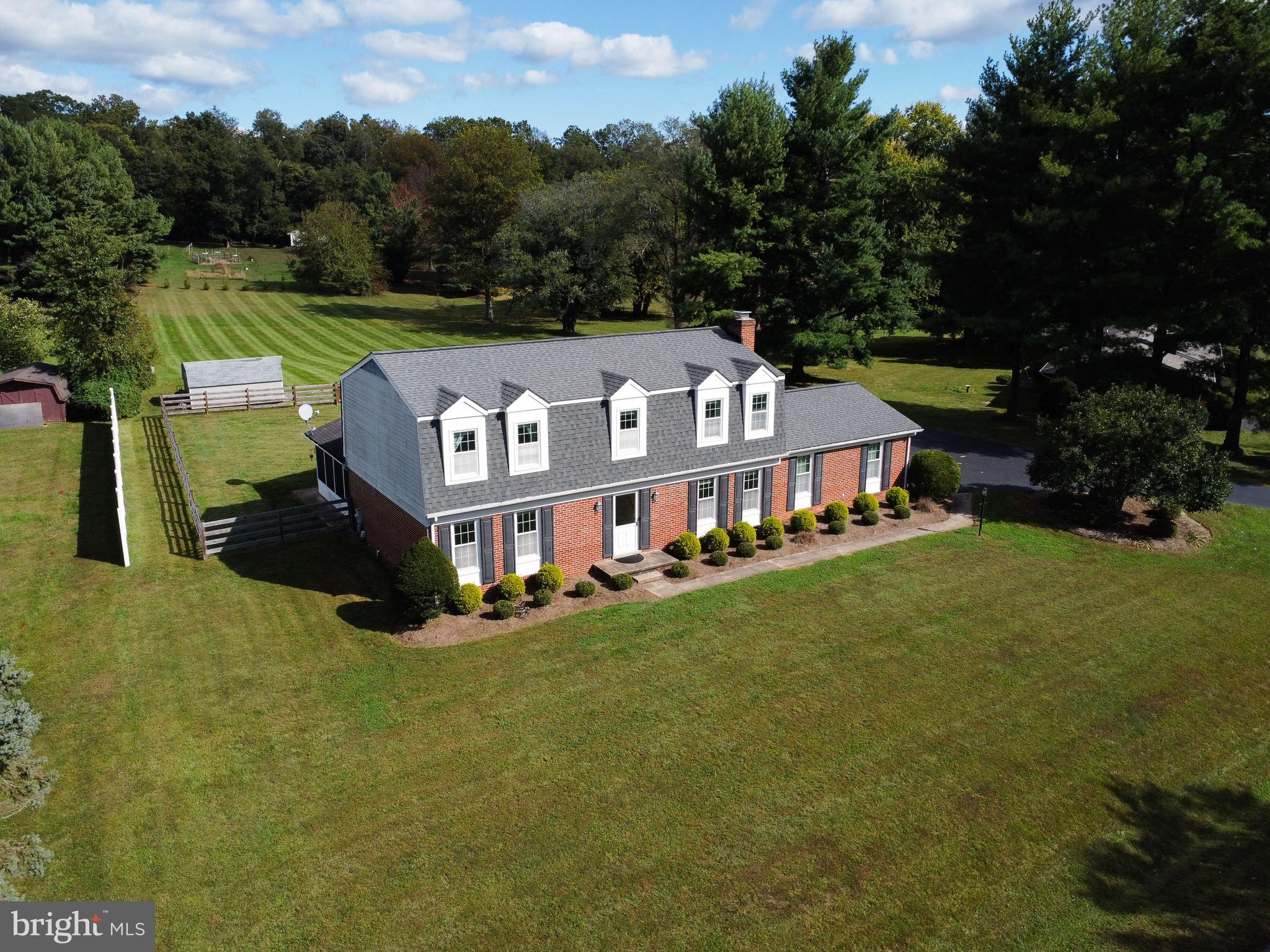 HAMILTON ACRES - Residential