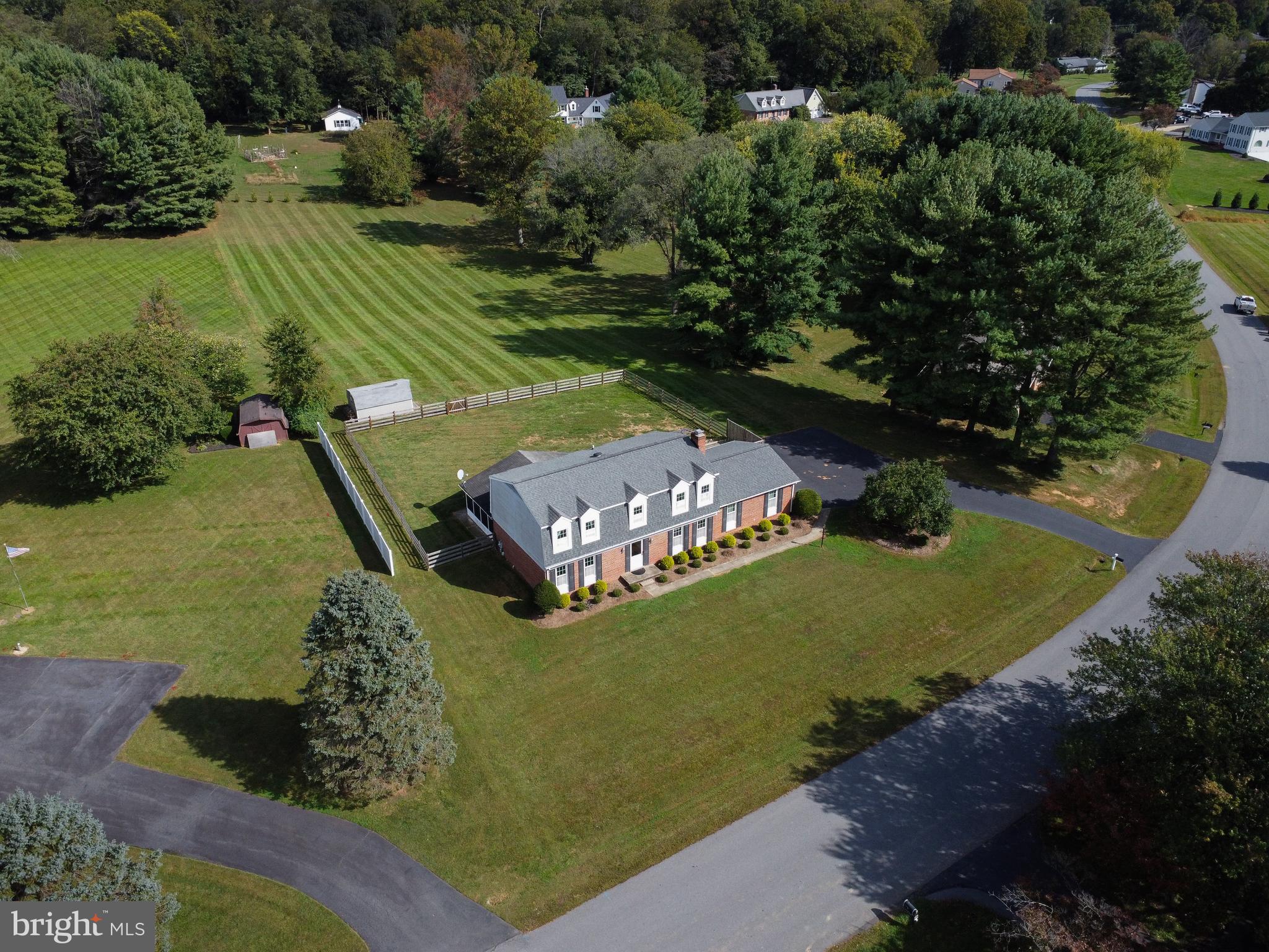 HAMILTON ACRES - Residential