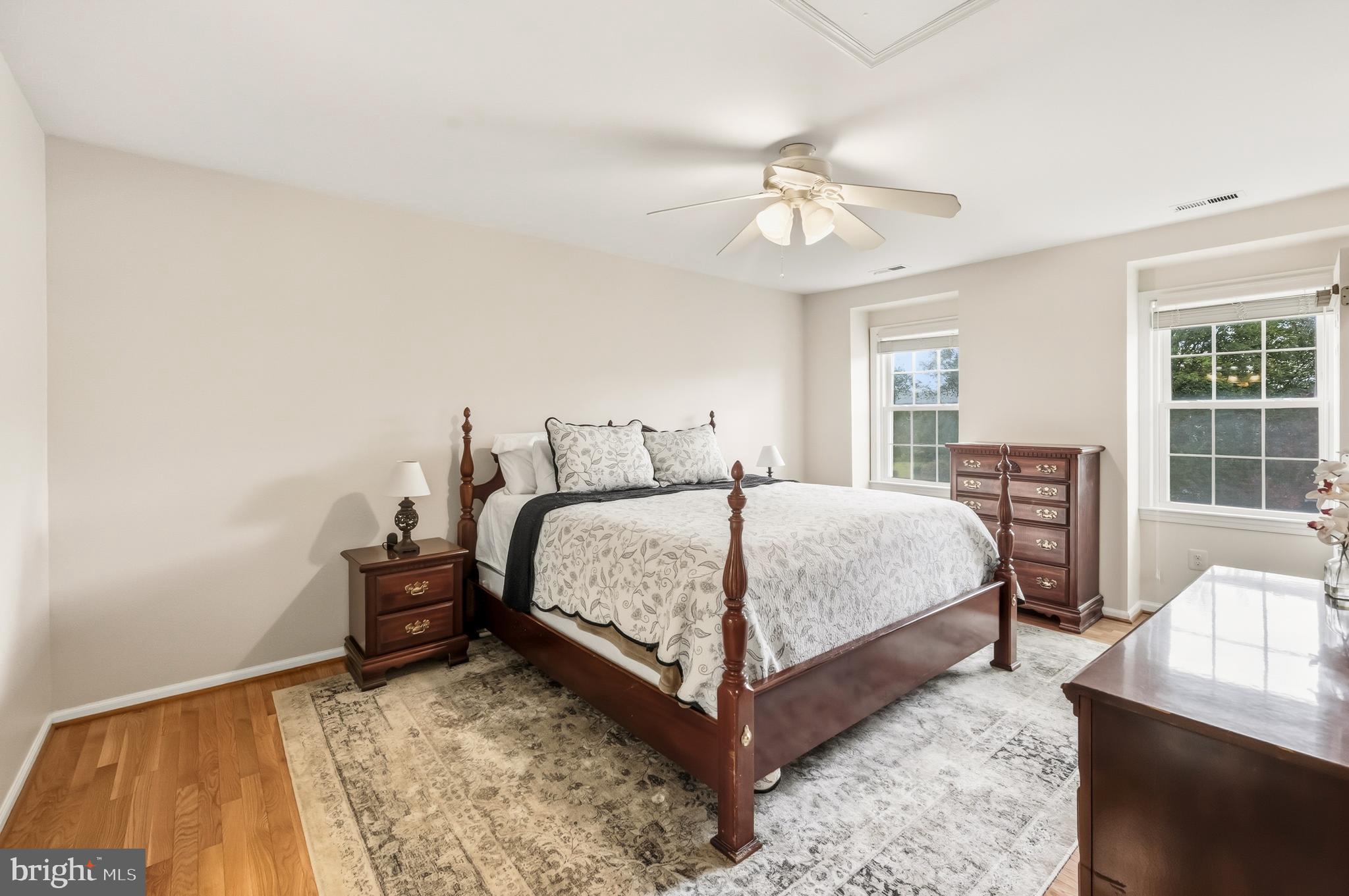 HAMILTON ACRES - Residential