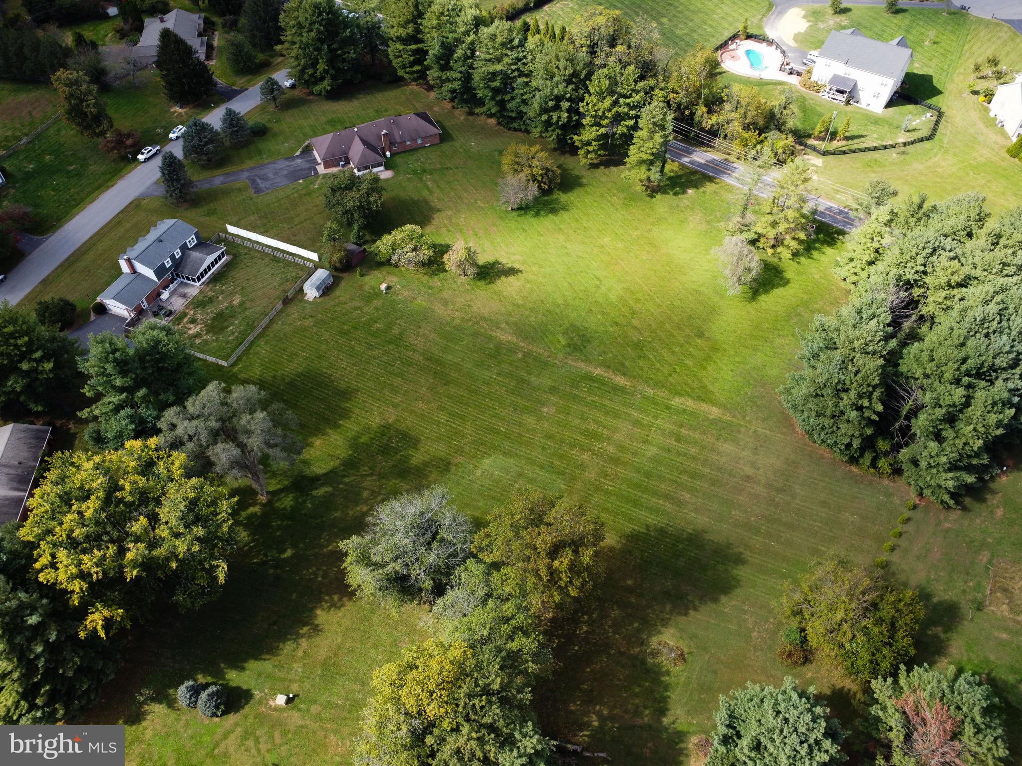 HAMILTON ACRES - Residential