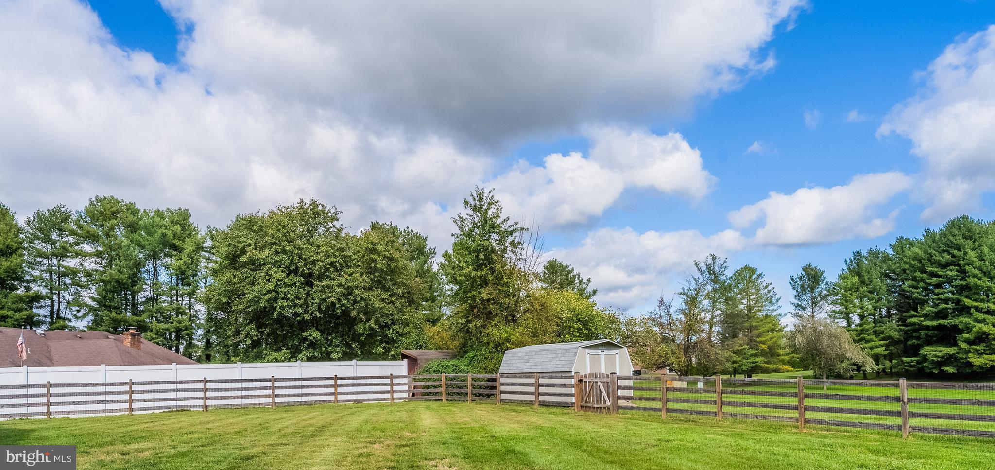 HAMILTON ACRES - Residential