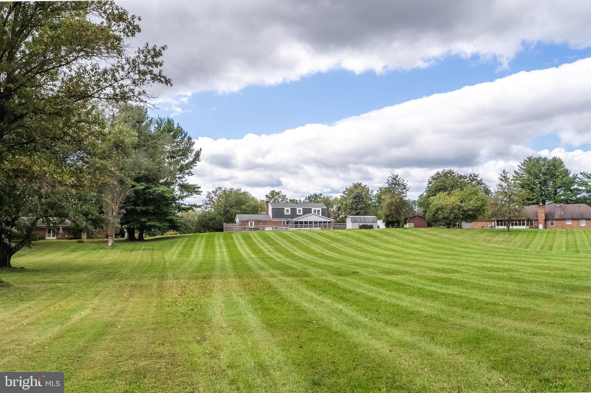 HAMILTON ACRES - Residential