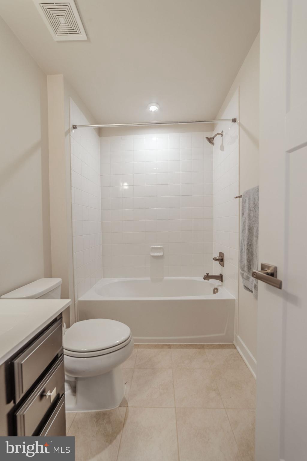 POTOMAC STATION - Residential Lease