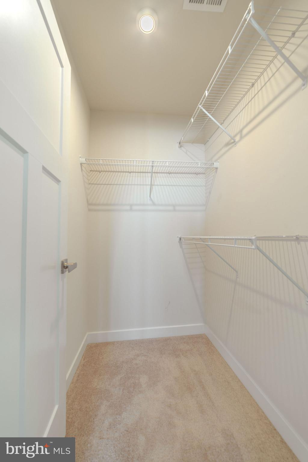 POTOMAC STATION - Residential Lease