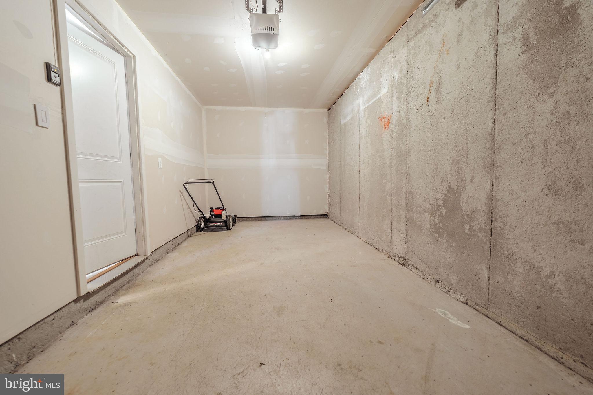 POTOMAC STATION - Residential Lease