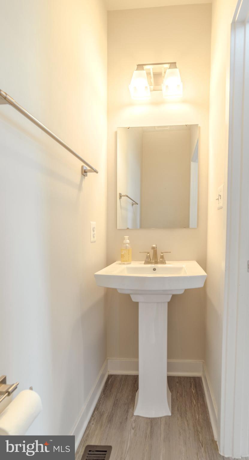 POTOMAC STATION - Residential Lease