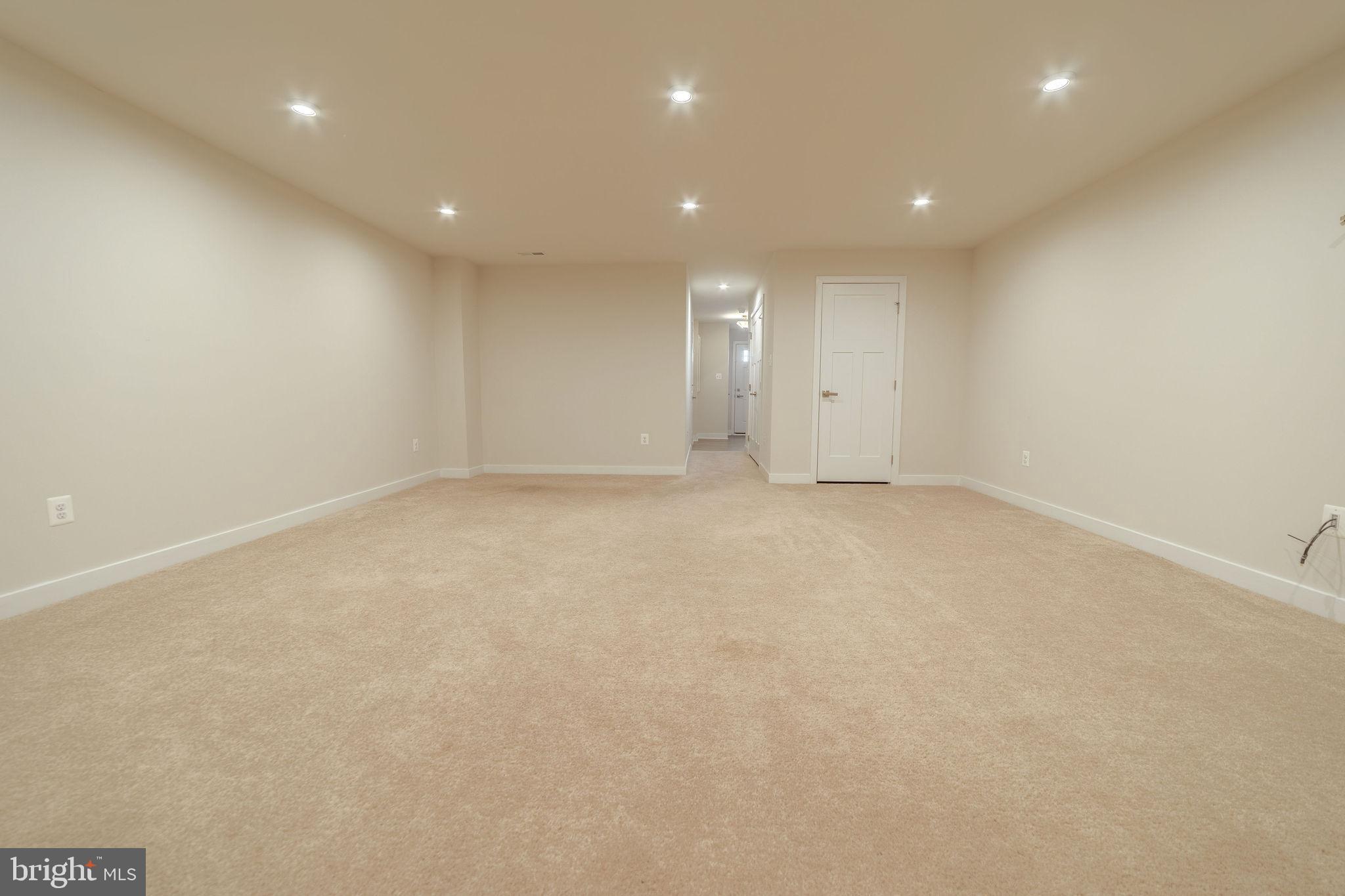 POTOMAC STATION - Residential Lease