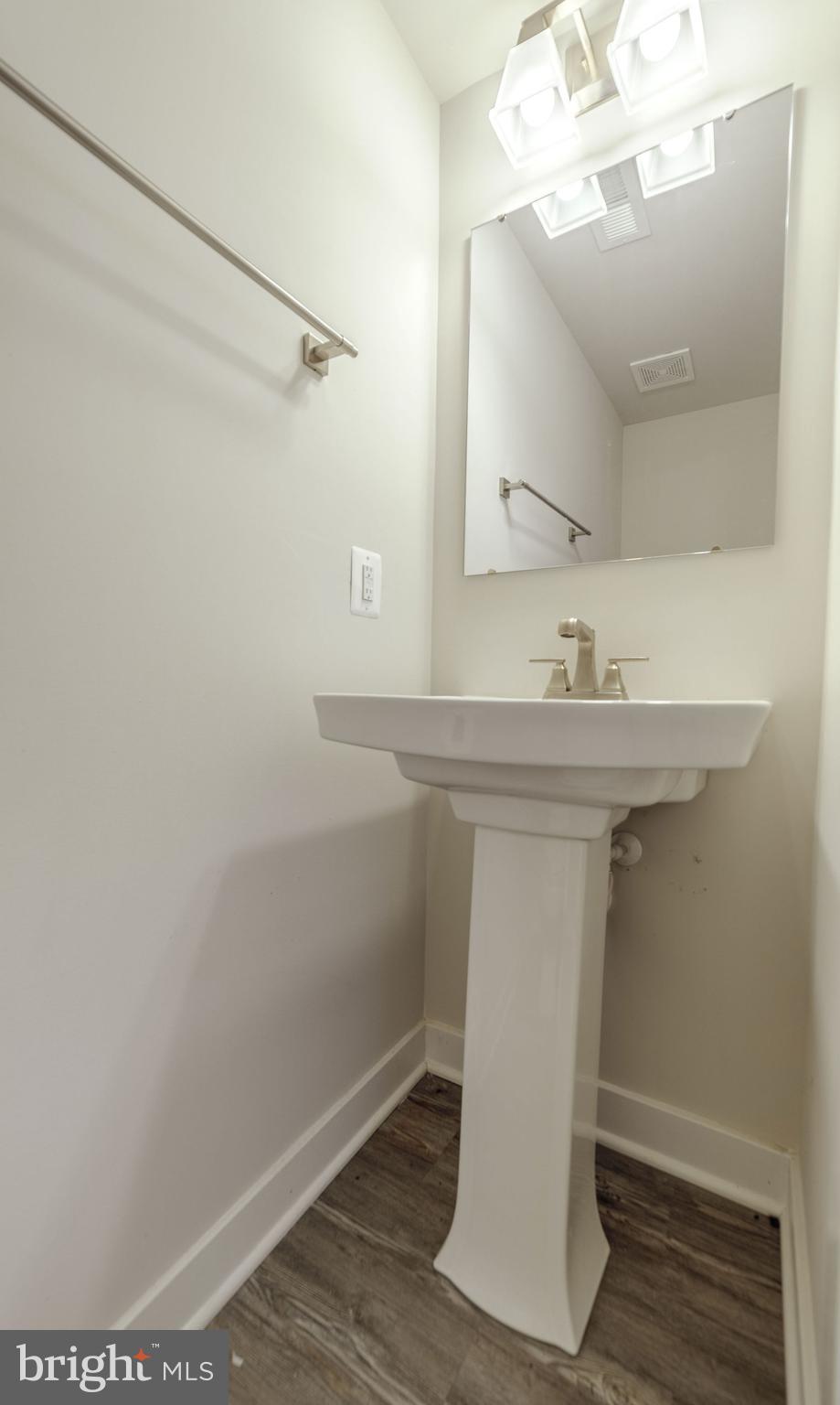 POTOMAC STATION - Residential Lease