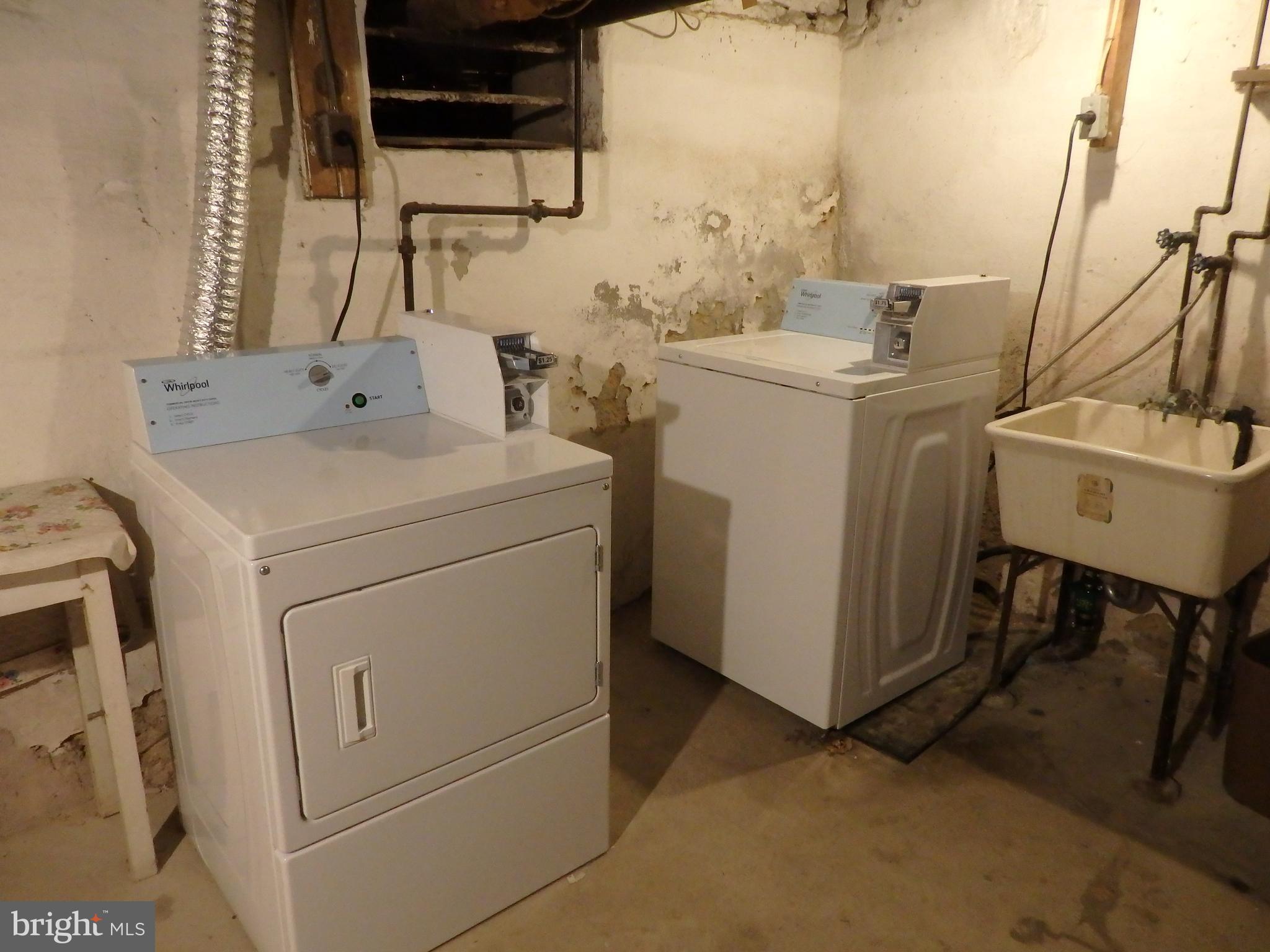 LLANERCH - Commercial Sale