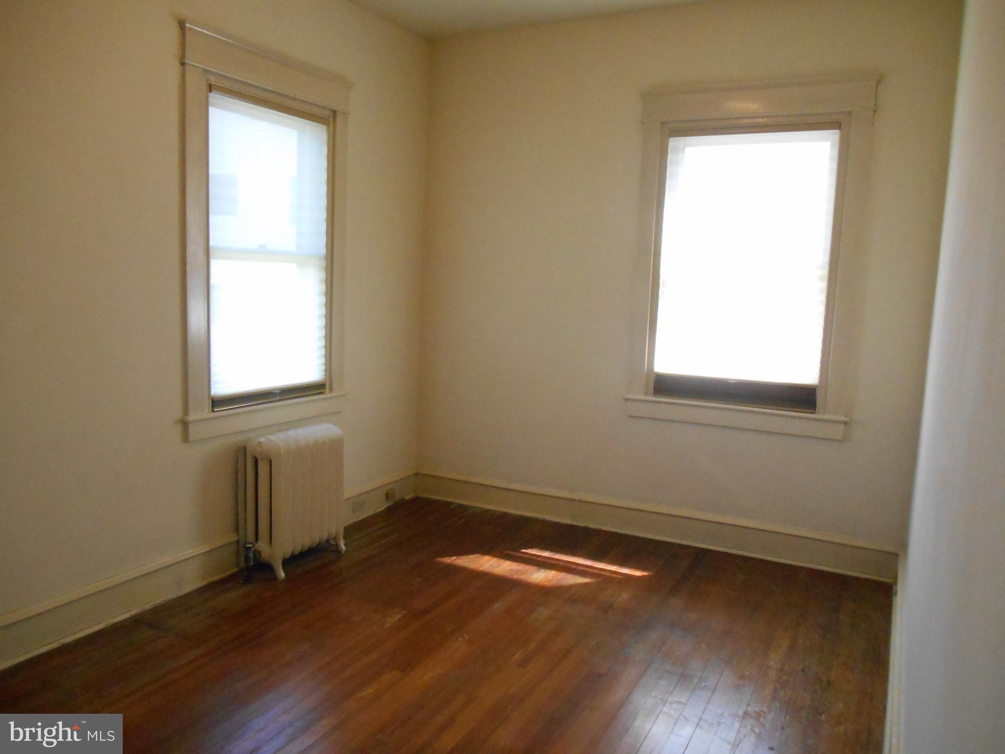 LLANERCH - Commercial Sale