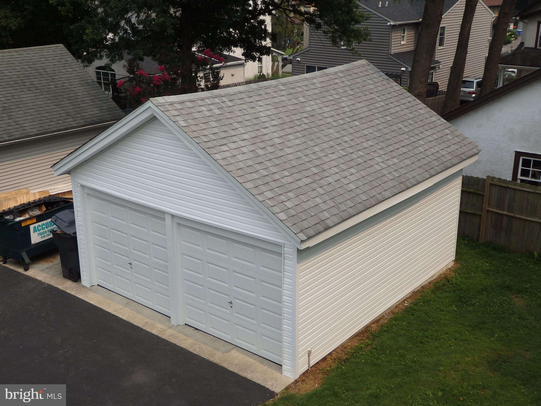 LLANERCH - Commercial Sale