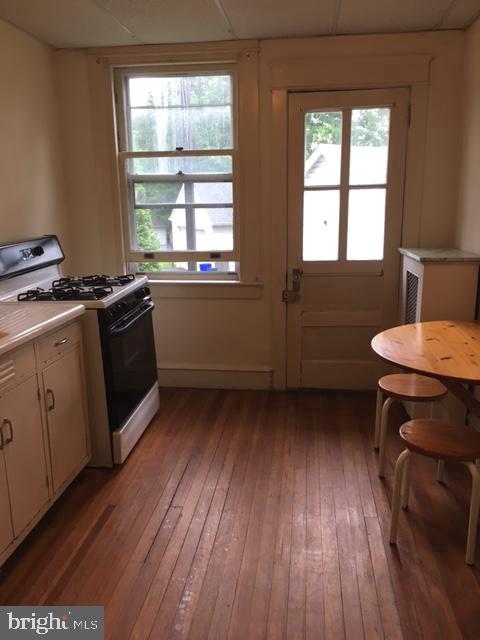 LLANERCH - Commercial Sale