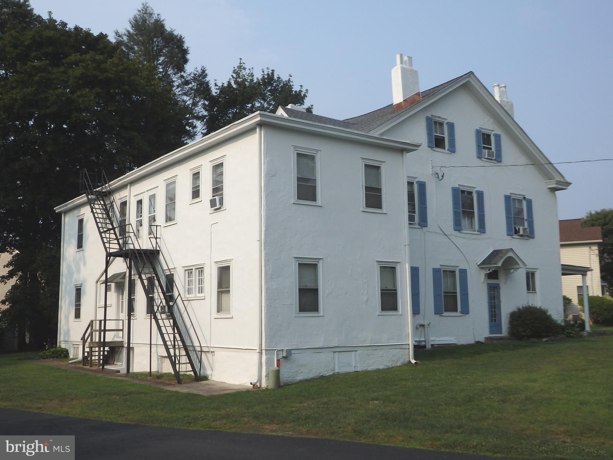 LLANERCH - Commercial Sale