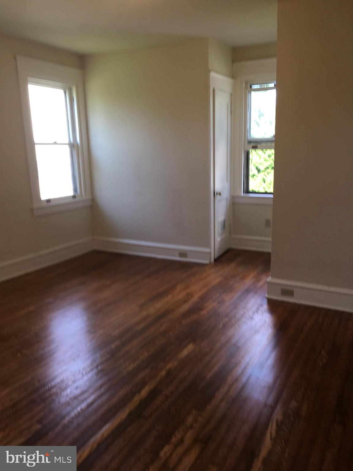 LLANERCH - Commercial Sale