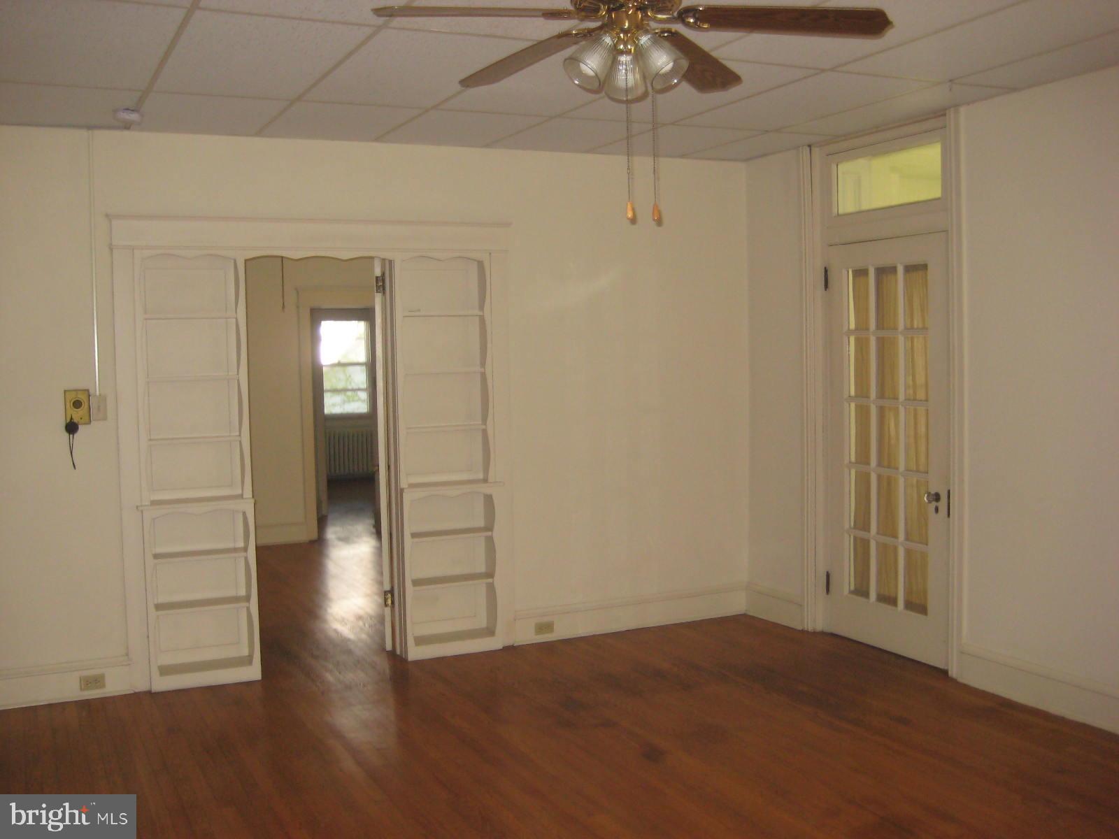 LLANERCH - Commercial Sale