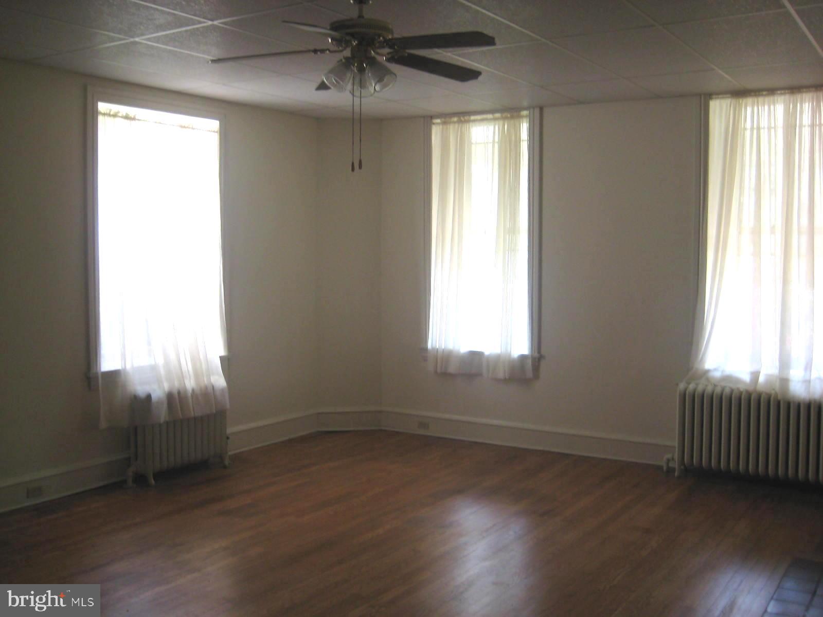 LLANERCH - Commercial Sale