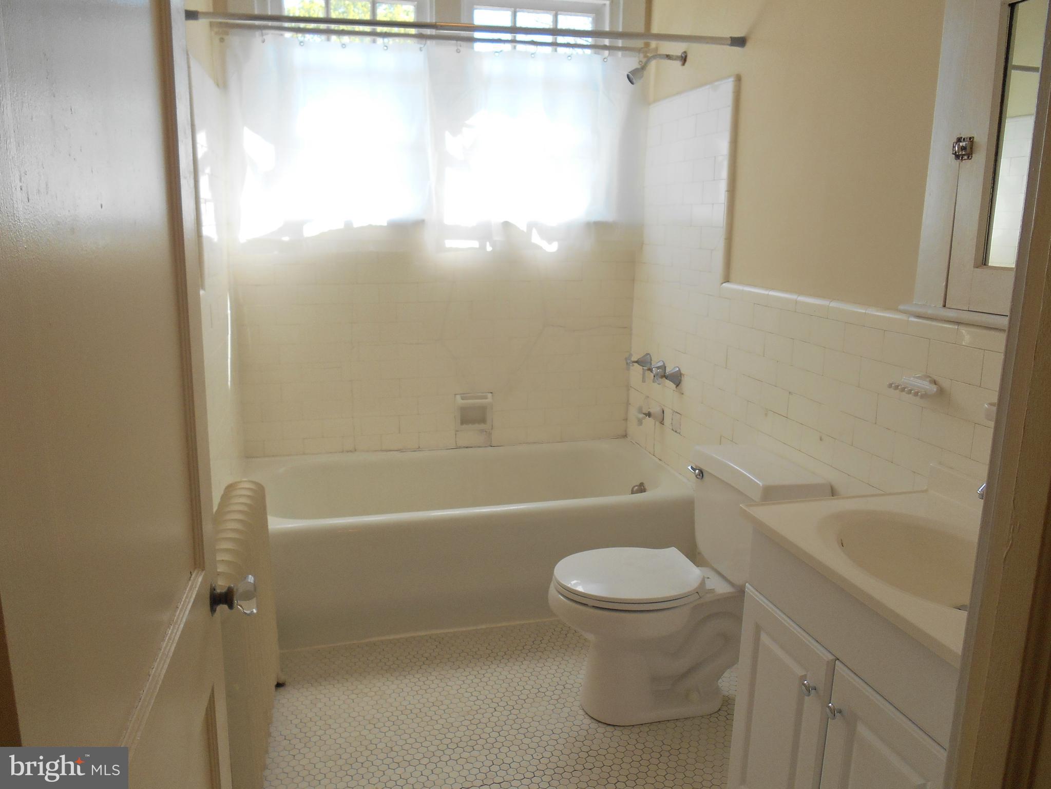 LLANERCH - Commercial Sale