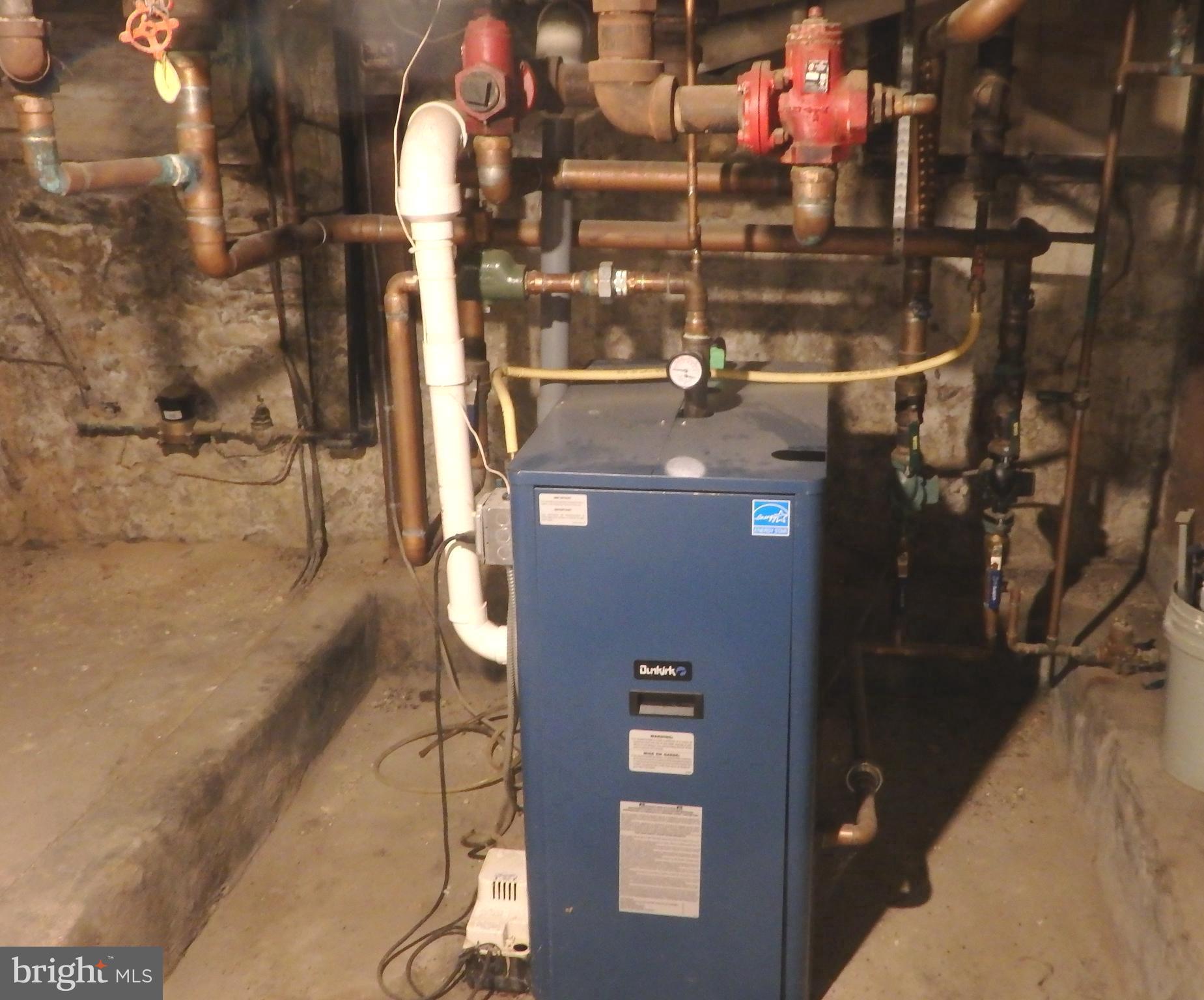 LLANERCH - Commercial Sale