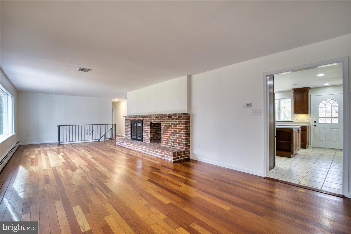 VALLEY FORGE MTN - Residential Lease