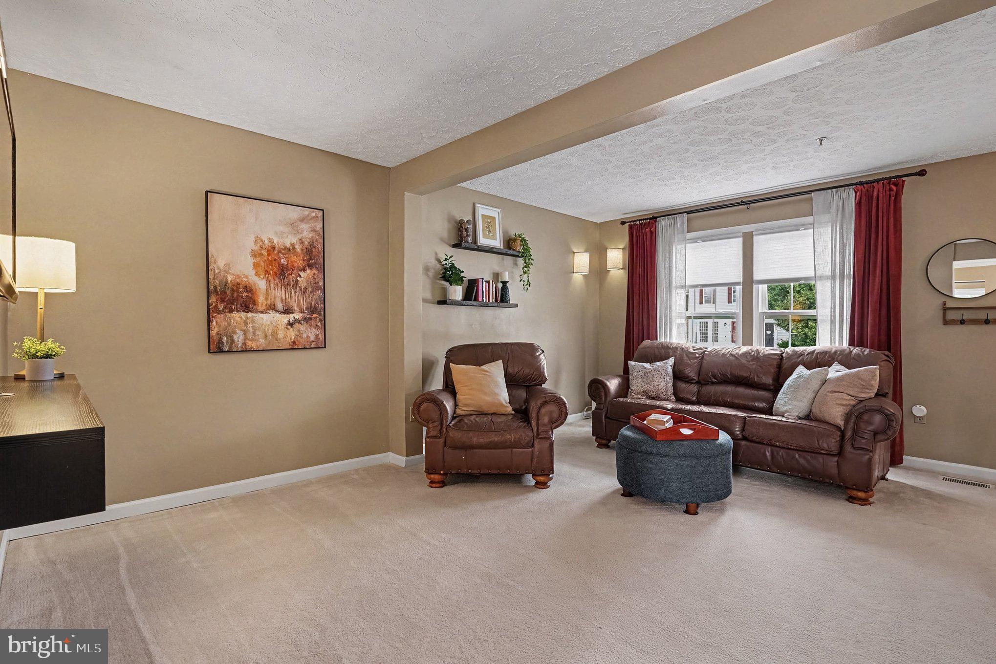 467 ROSE WAY