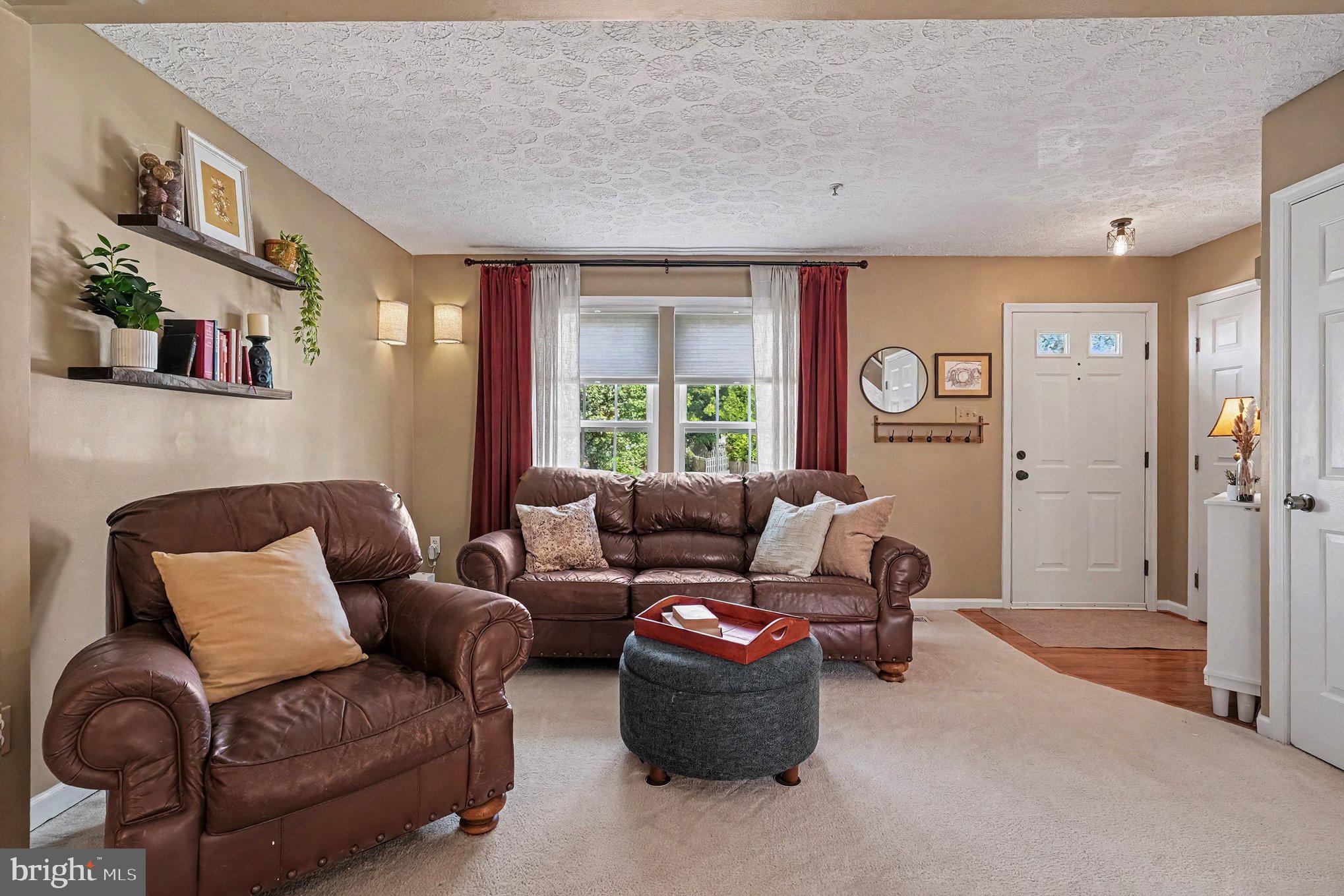 467 ROSE WAY