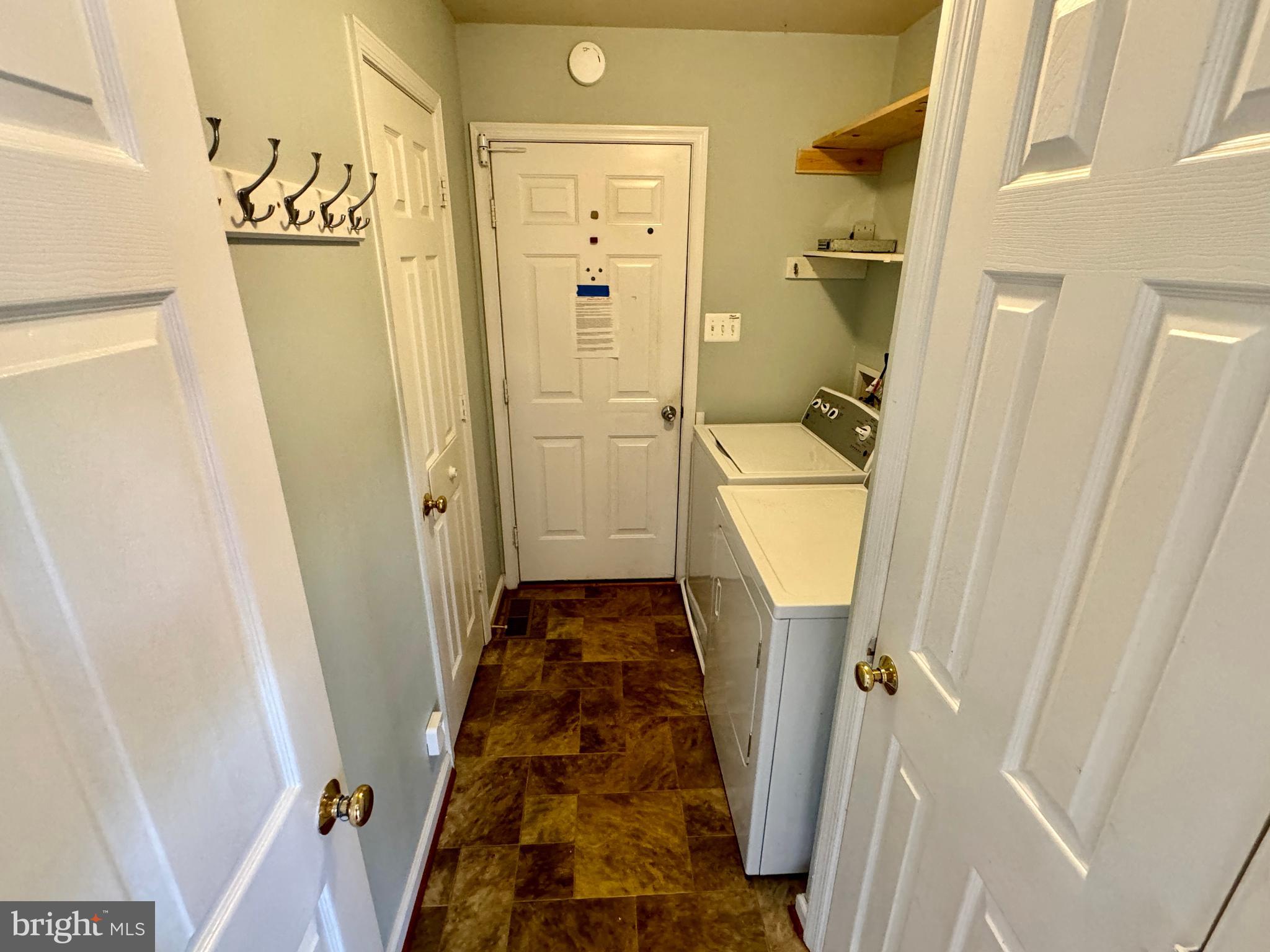 BROOKSTONE - Residential Lease