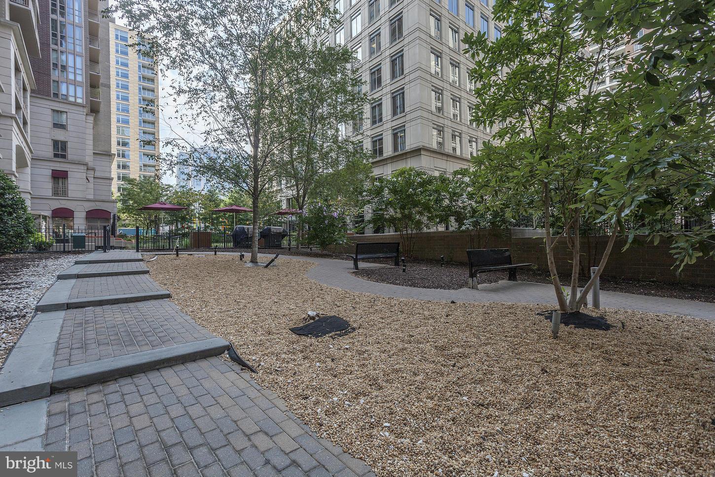 RESIDENCES AT LIBERTY CENTER - Residential