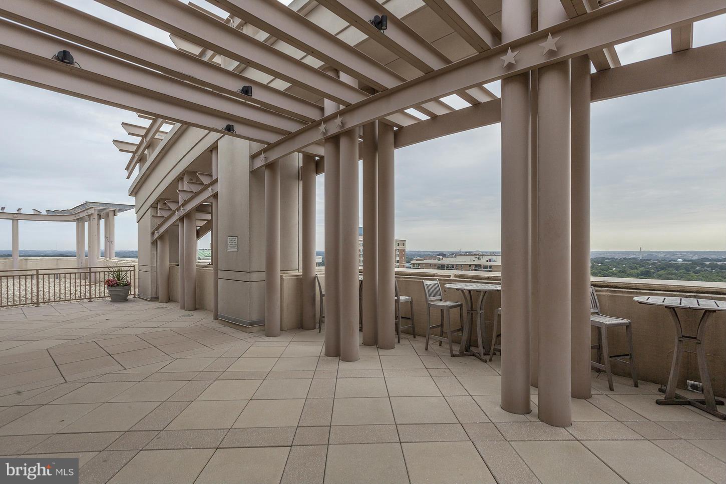 RESIDENCES AT LIBERTY CENTER - Residential