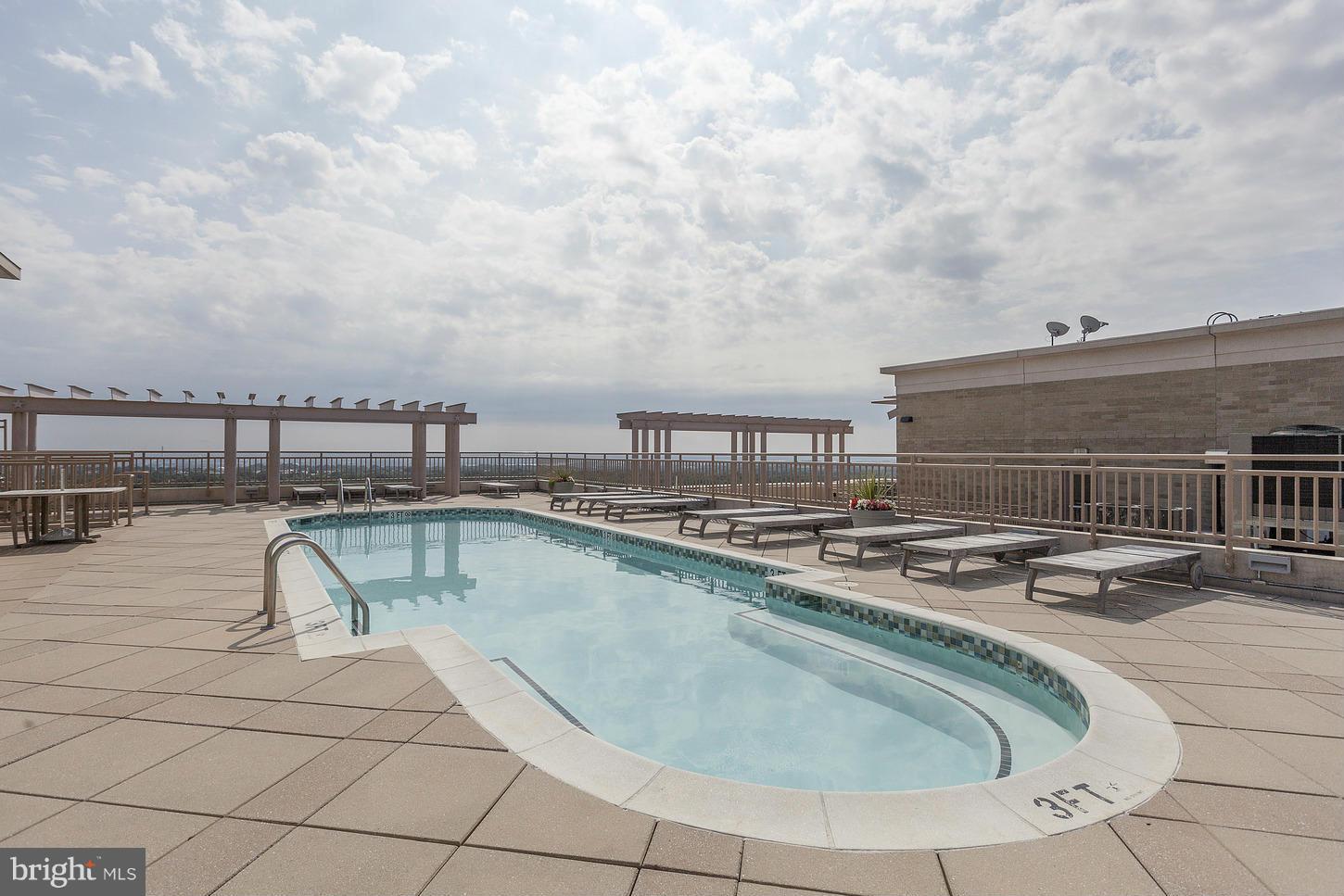 RESIDENCES AT LIBERTY CENTER - Residential