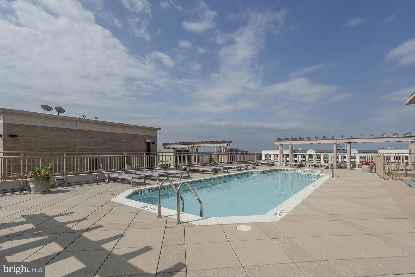 RESIDENCES AT LIBERTY CENTER - Residential