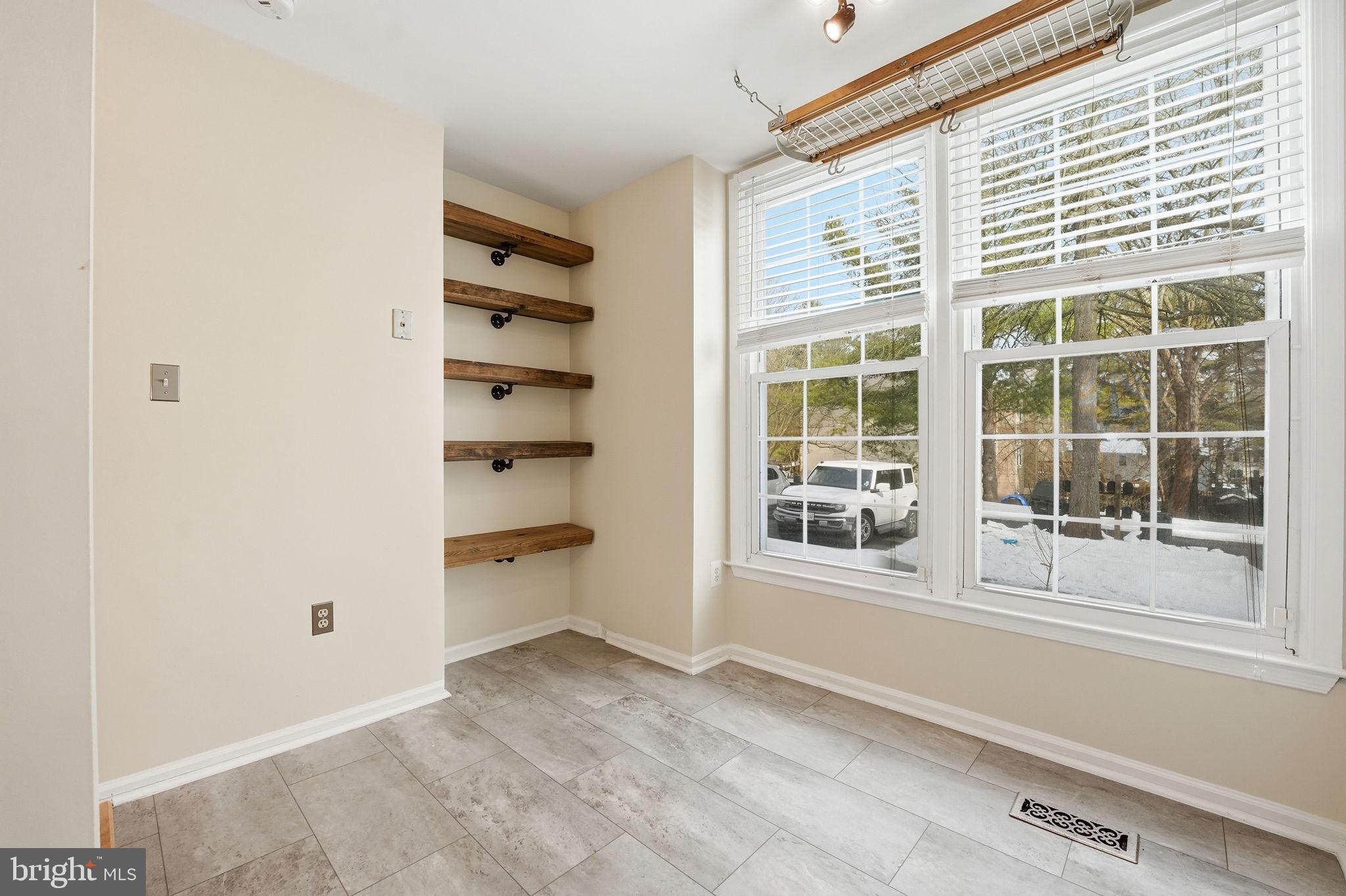 BURKE CENTRE - Residential