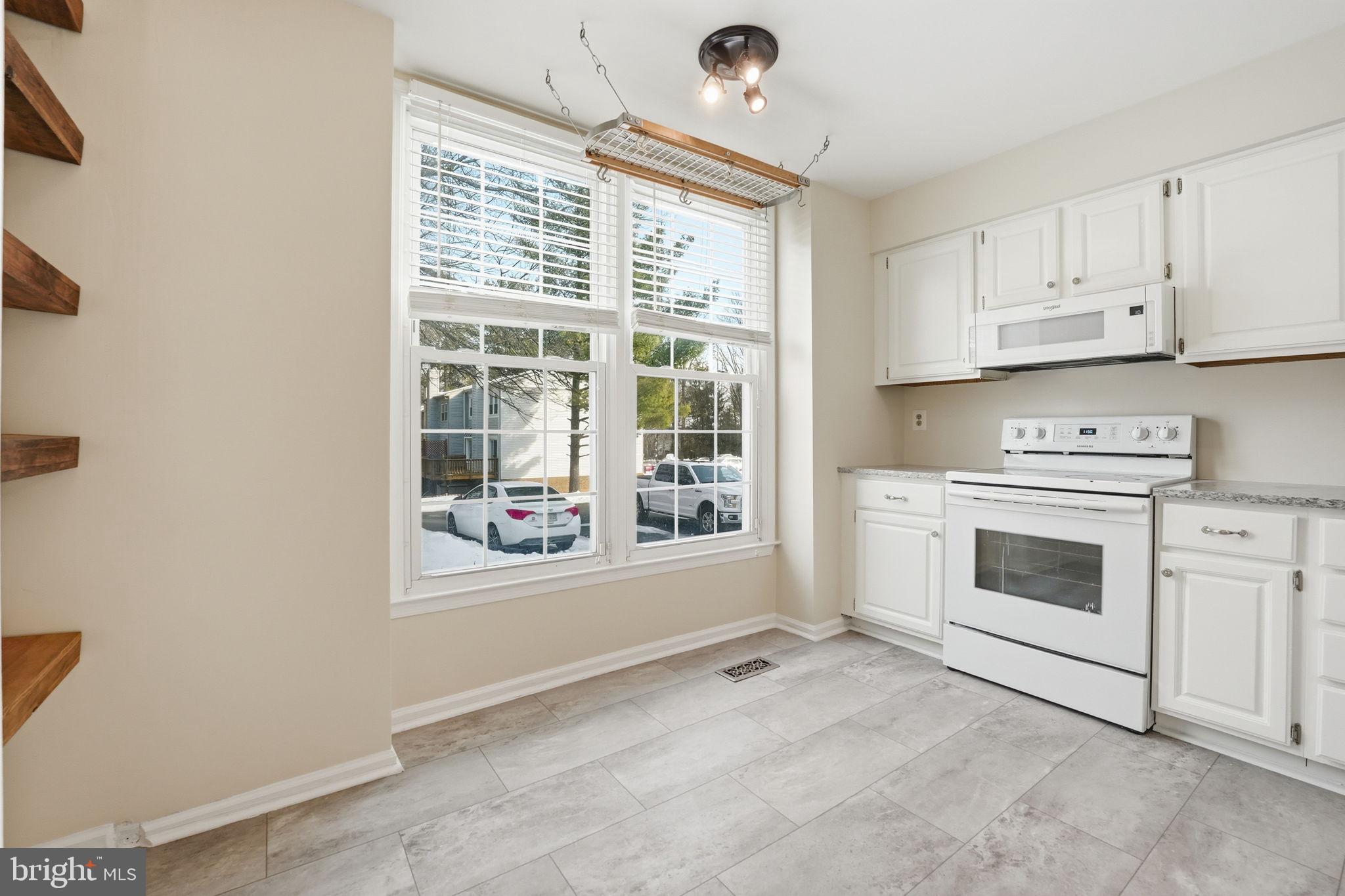 BURKE CENTRE - Residential