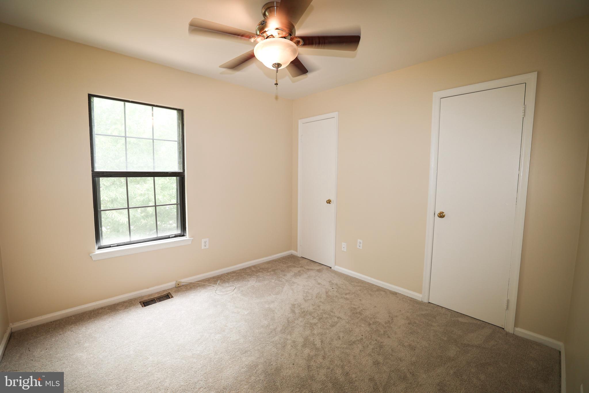 COUNTRYSIDE - Residential