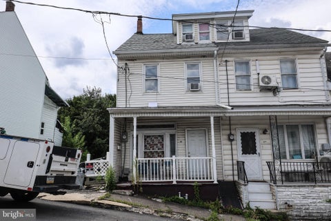 Townhouse For Sale - 32 S Catherine Street<br/> Schuylkill County, SHENANDOAH, PA 17976
