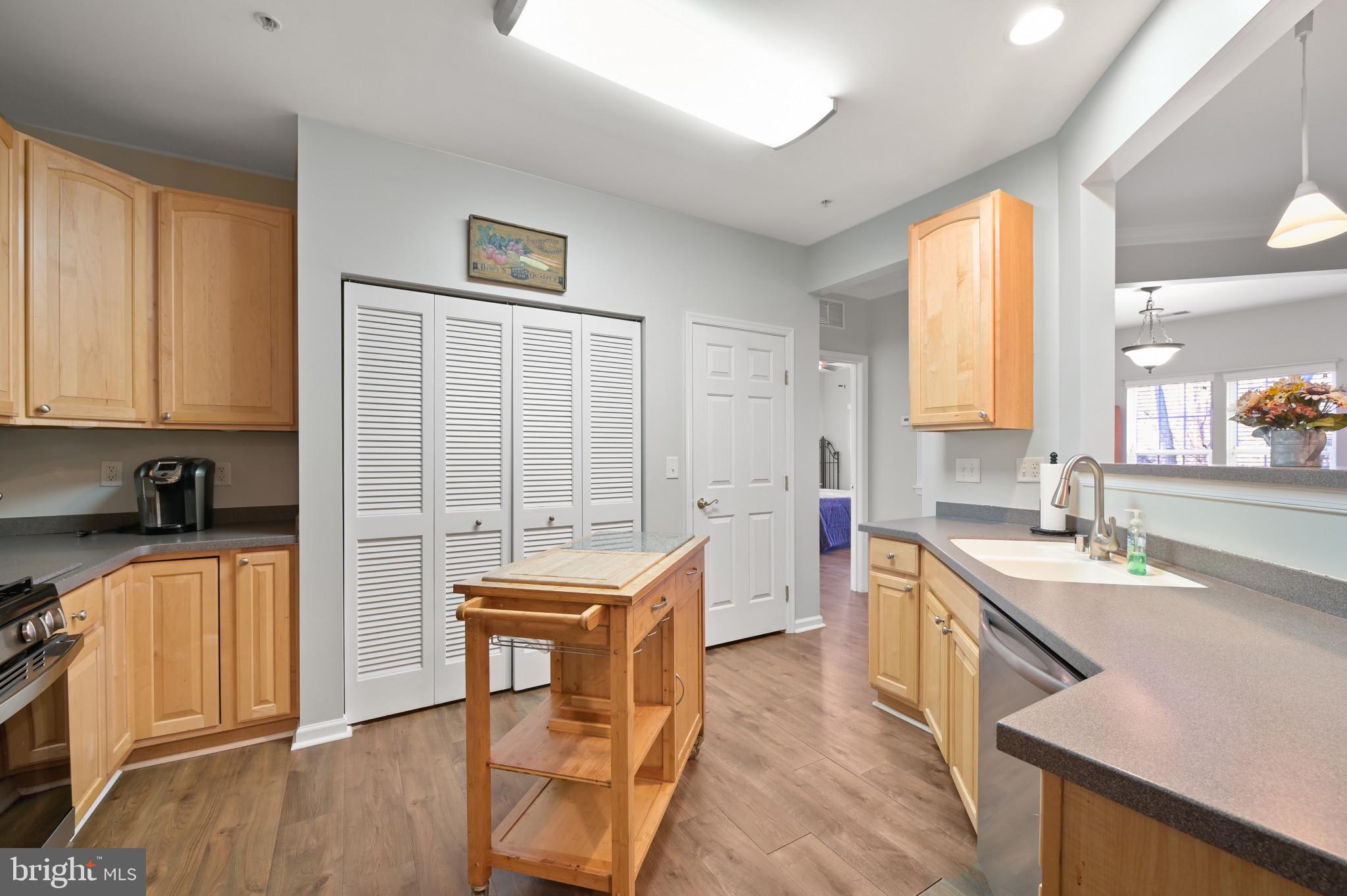 HEARTHSTONE AT VILLAGE SQUARE - Residential