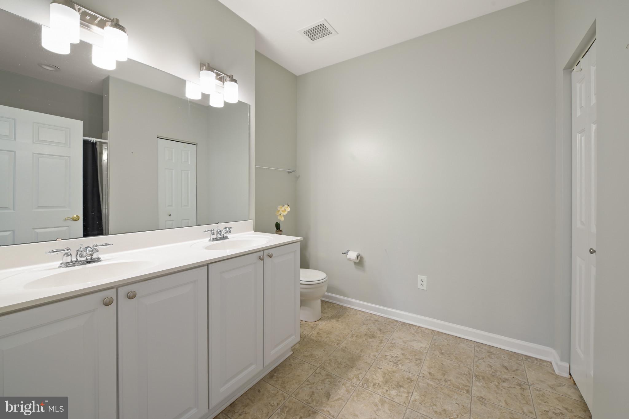 HEARTHSTONE AT VILLAGE SQUARE - Residential