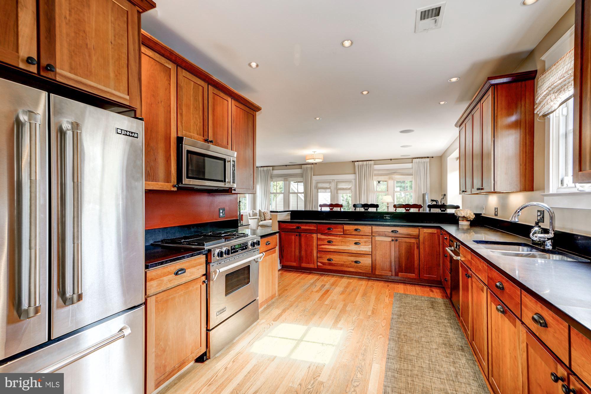 ASHTON HEIGHTS - Residential