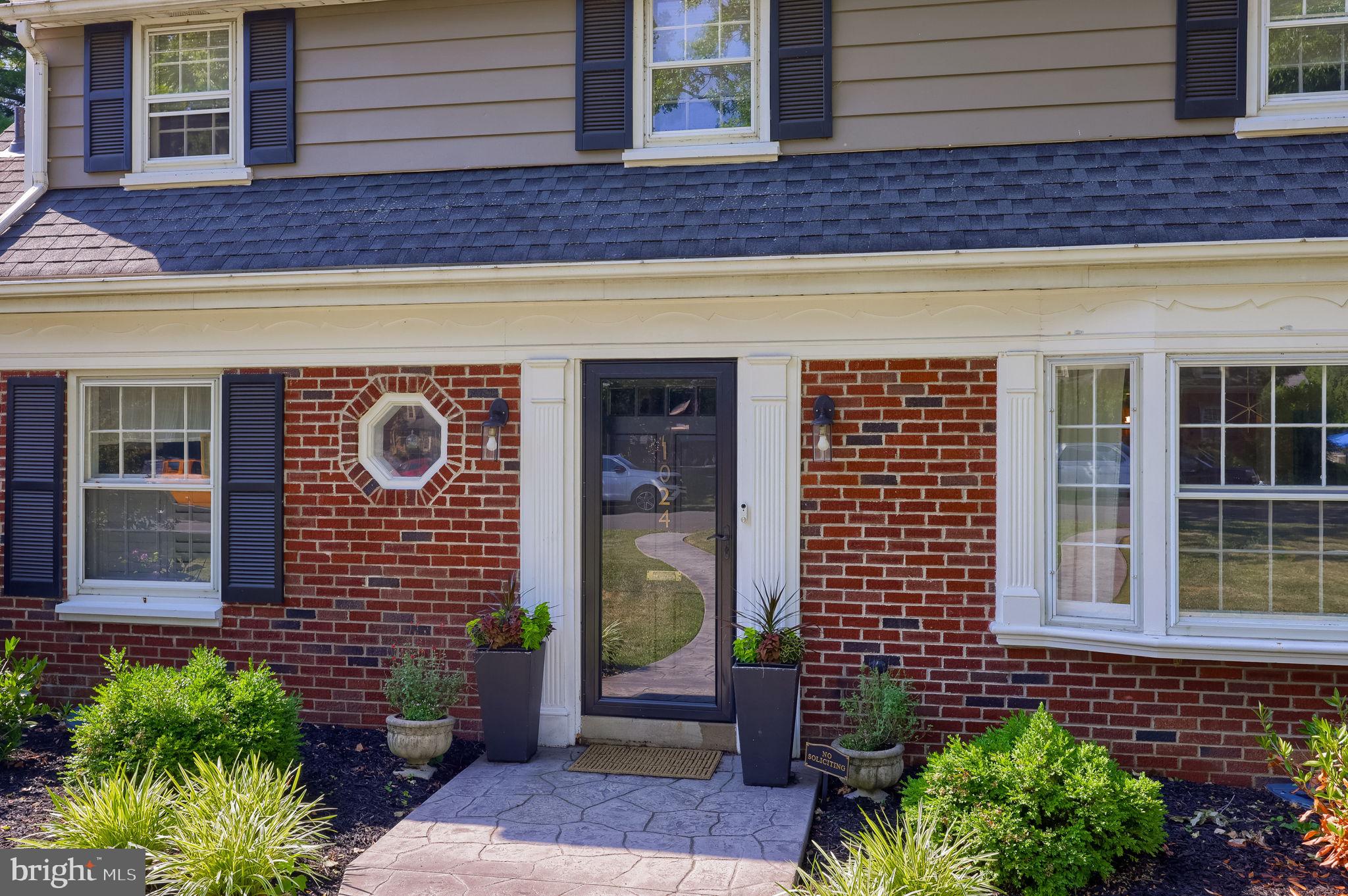 1024 SKYLINE DRIVE