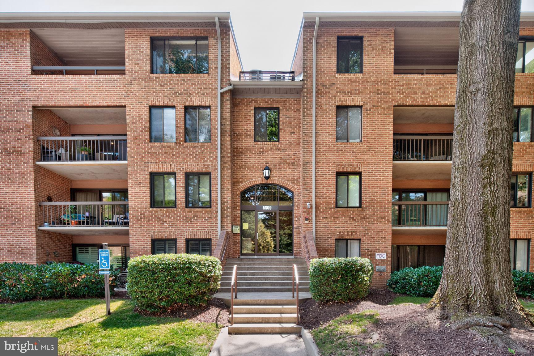 Photo 1 of 25 — 5809 EDSON LANE 103, NORTH BETHESDA, MD 20852