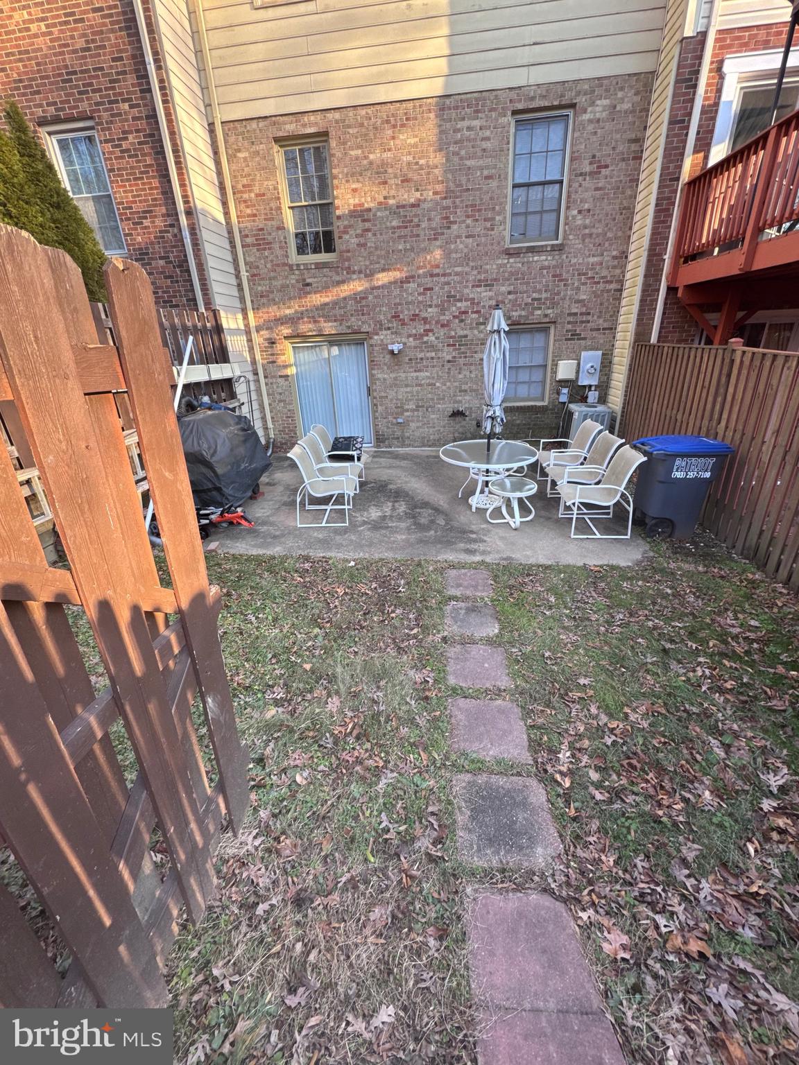 BETHELEN WOODS - Residential Lease