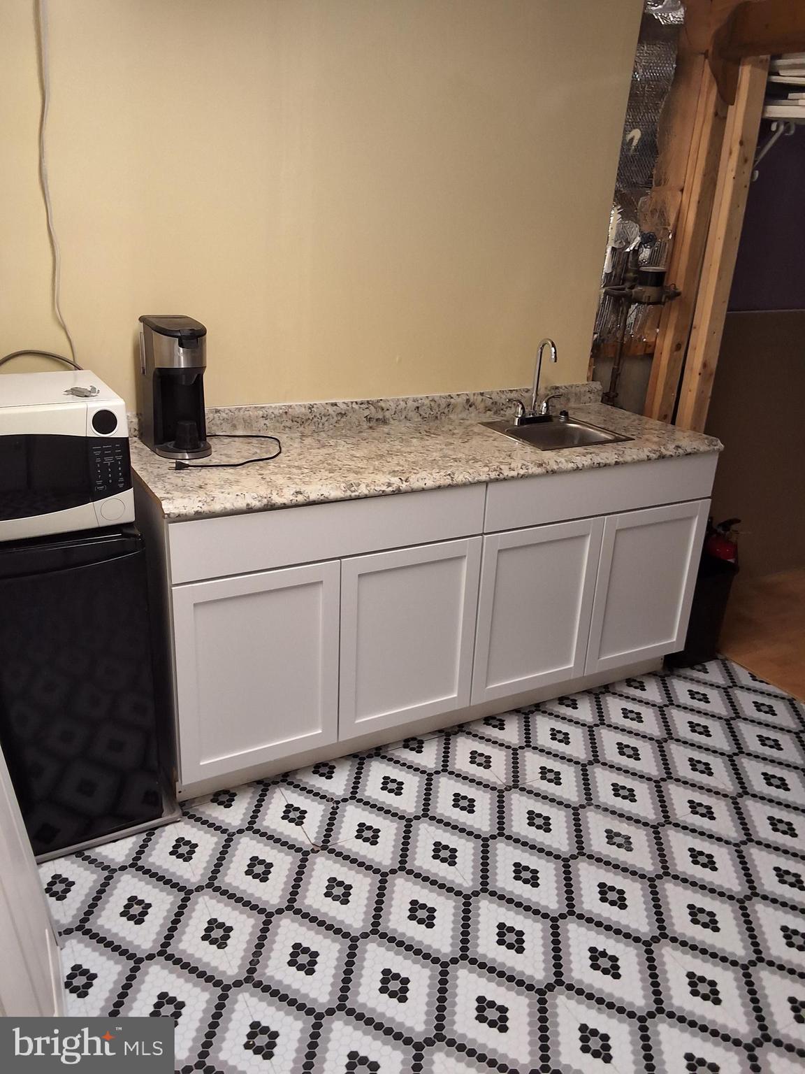 BETHELEN WOODS - Residential Lease