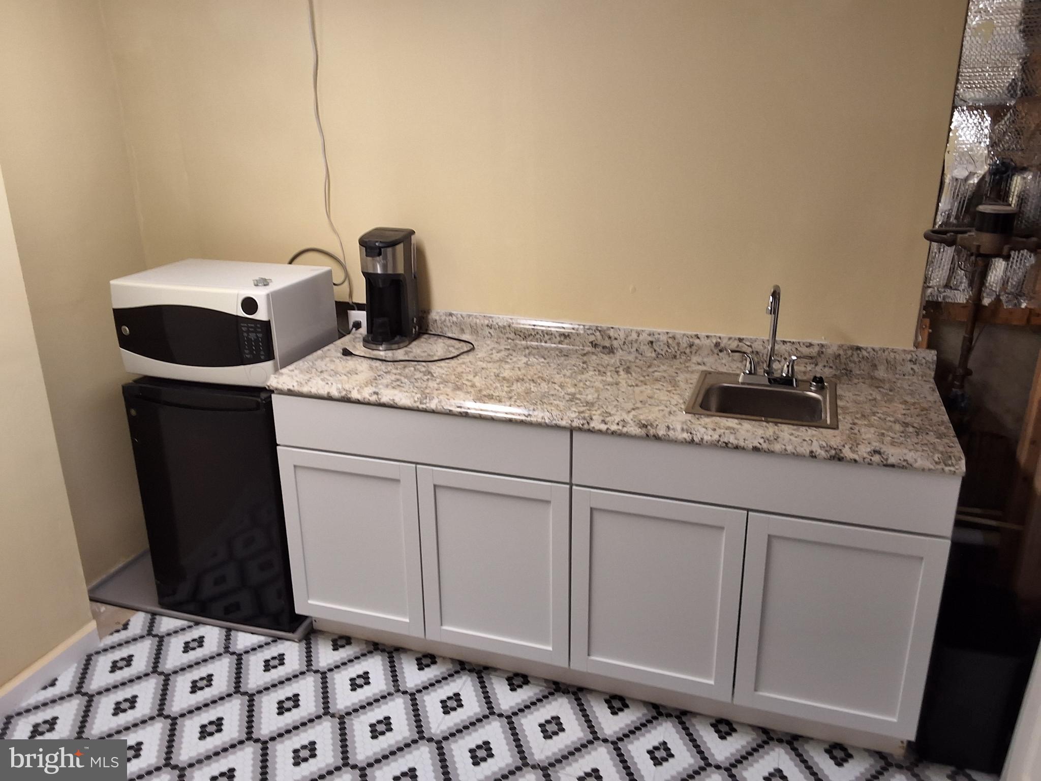 BETHELEN WOODS - Residential Lease